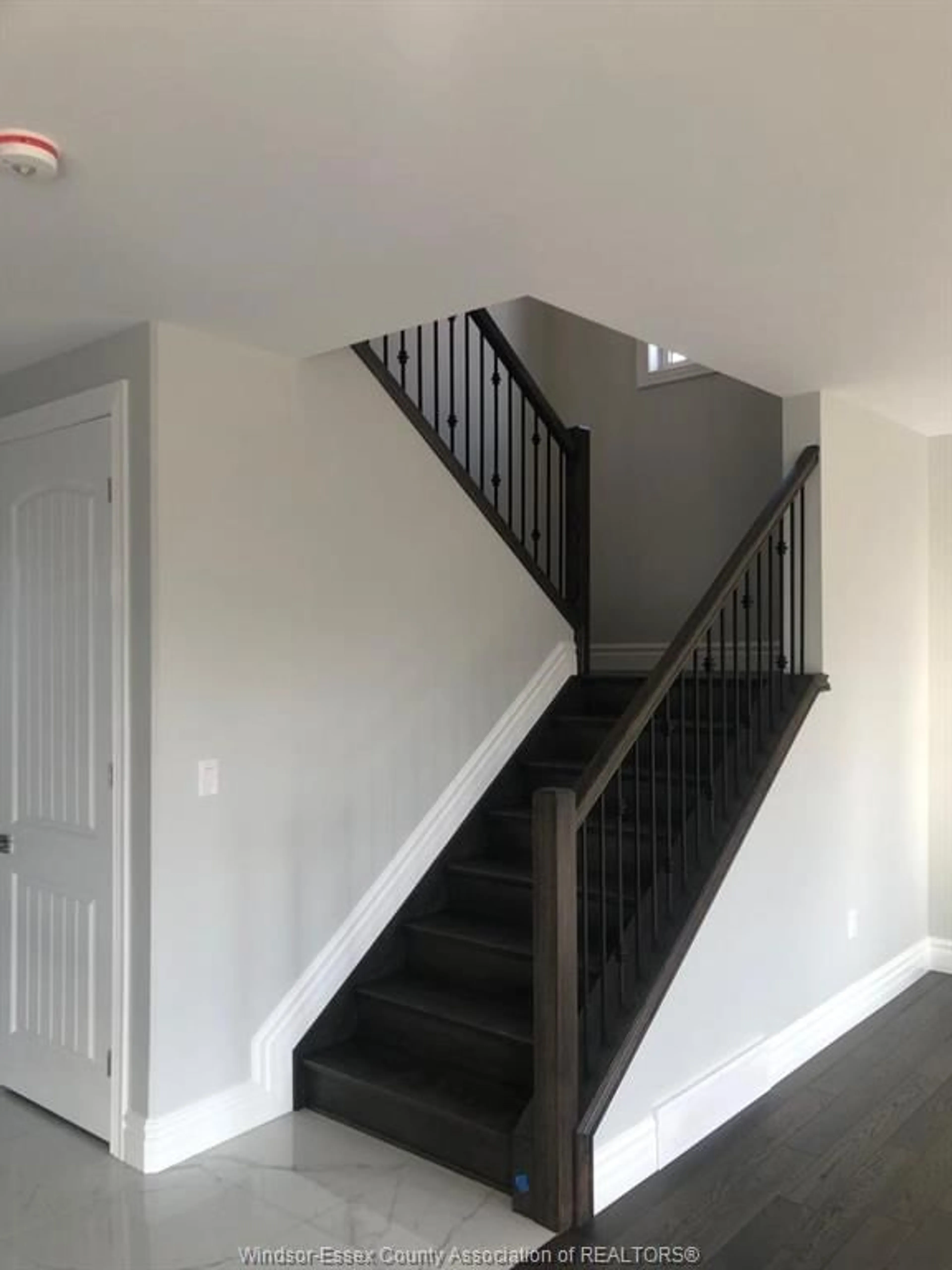 Stairs for 217 COWAN Crt, Amherstburg Ontario N9V 0B9