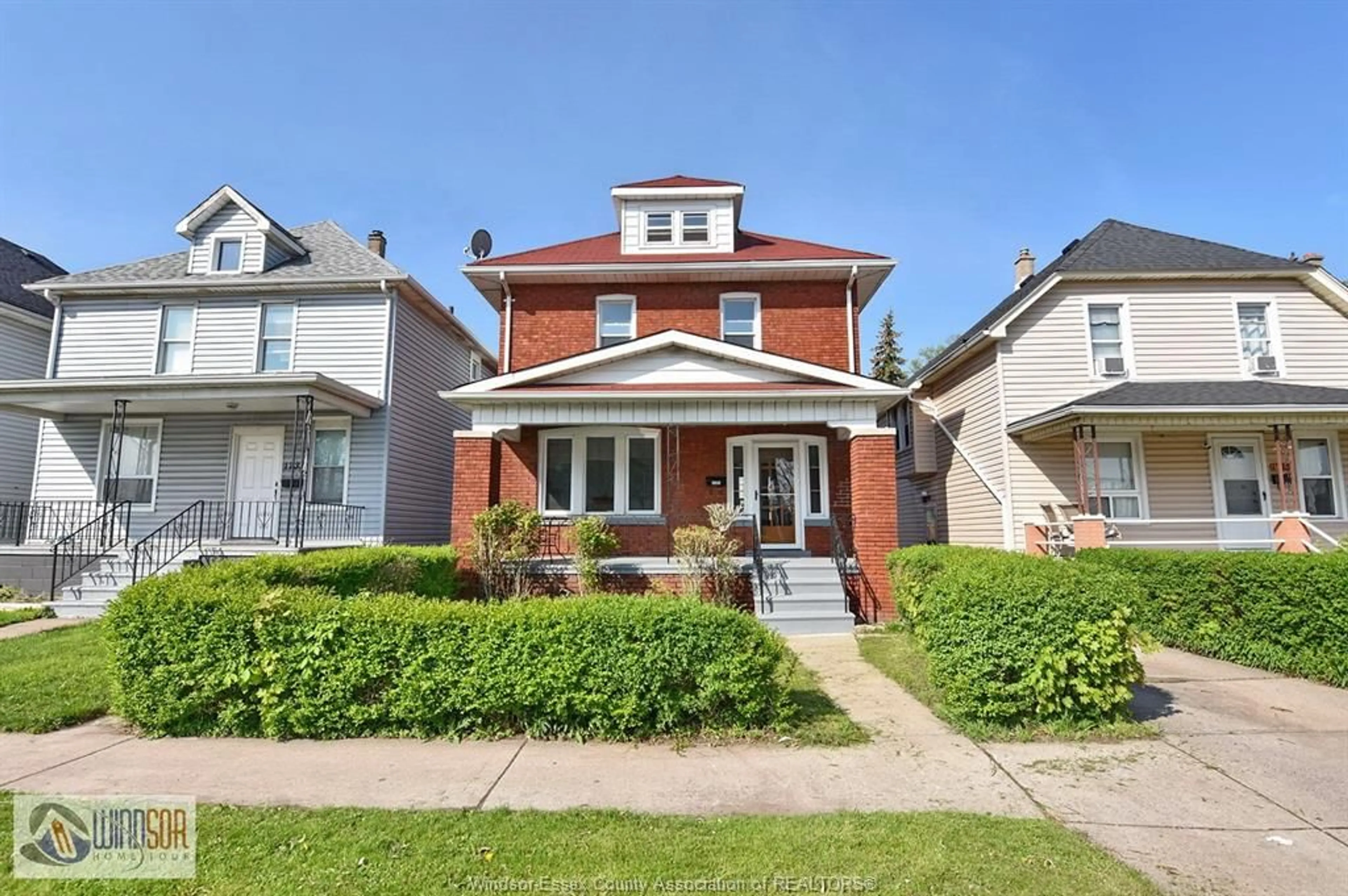 Frontside or backside of a home for 1723 HOWARD Ave, Windsor Ontario N8W 5W1