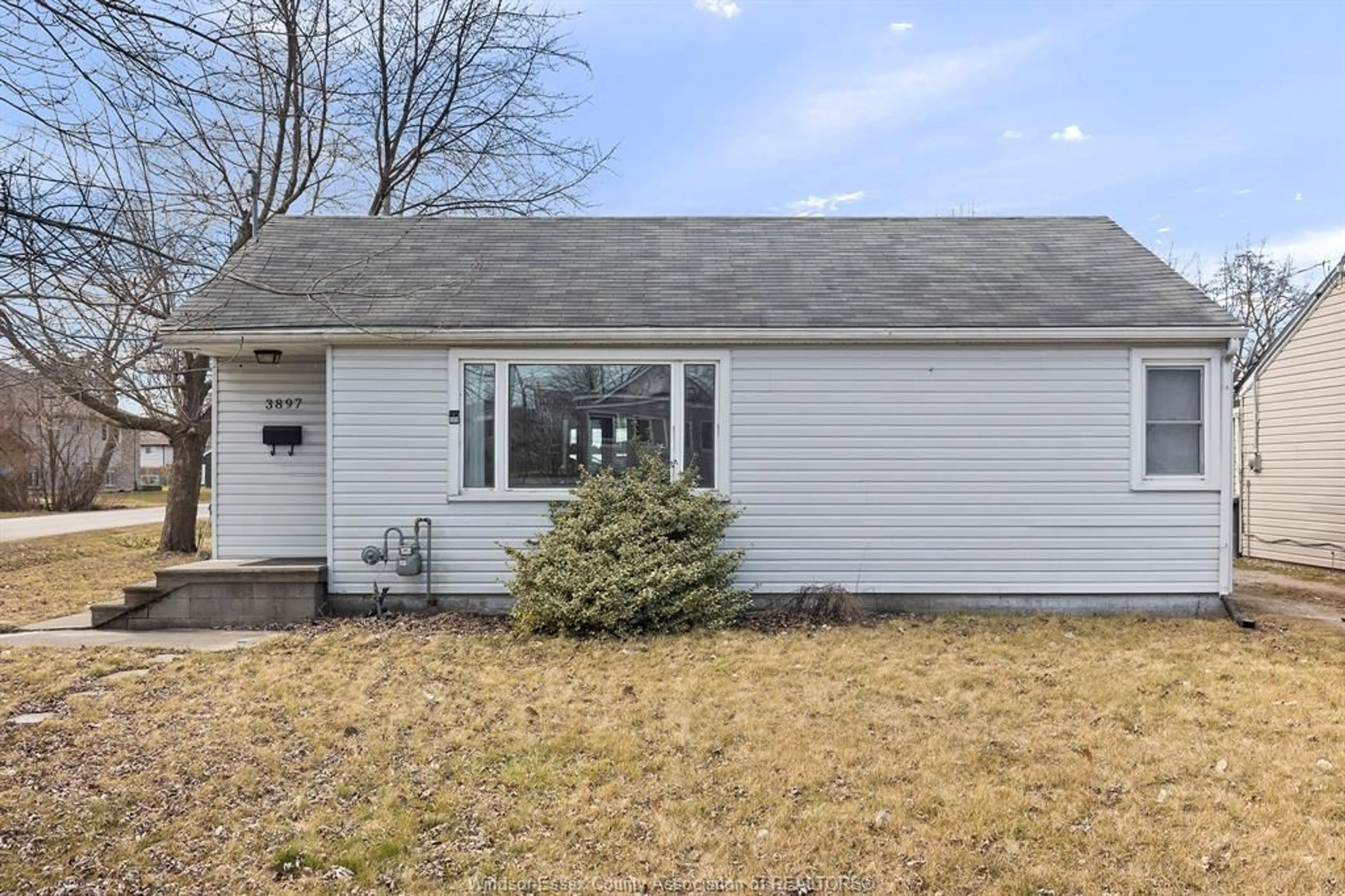Frontside or backside of a home for 3897 TURNER, Windsor Ontario N8W 3N4