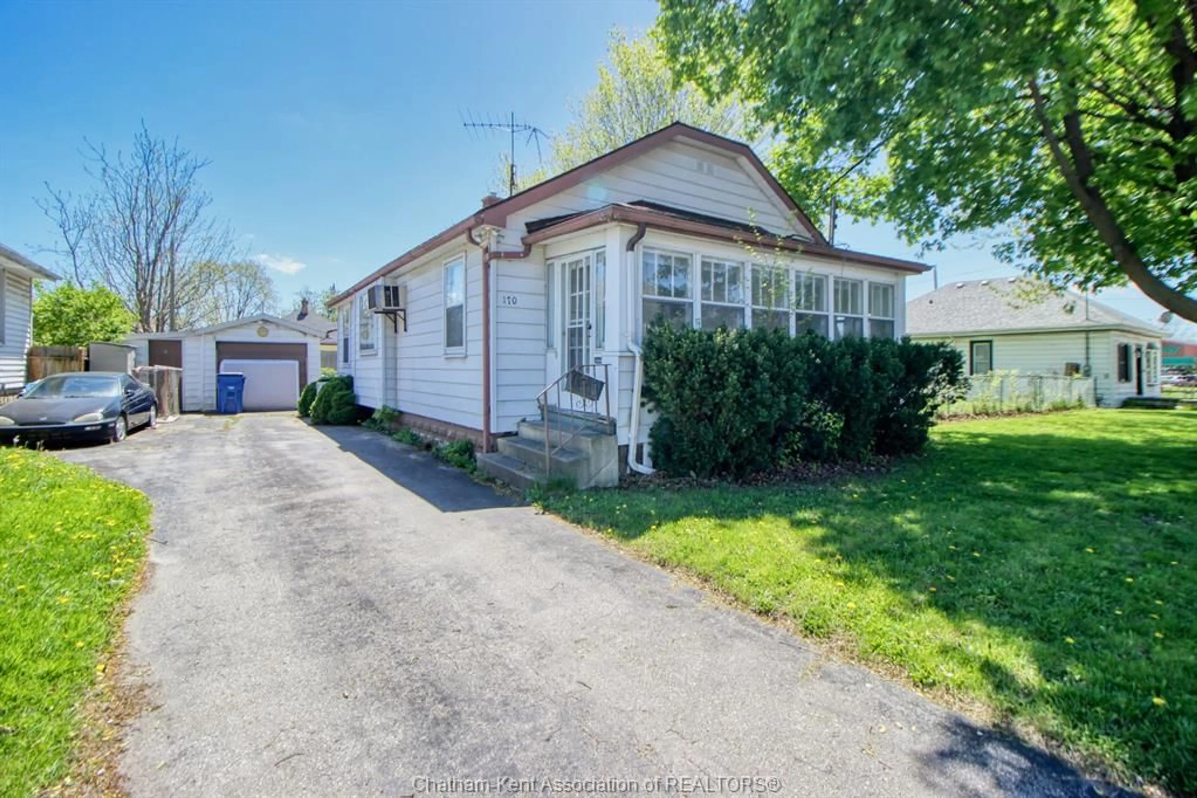 Frontside or backside of a home for 170 Edgar St, Chatham Ontario N7M 1V7