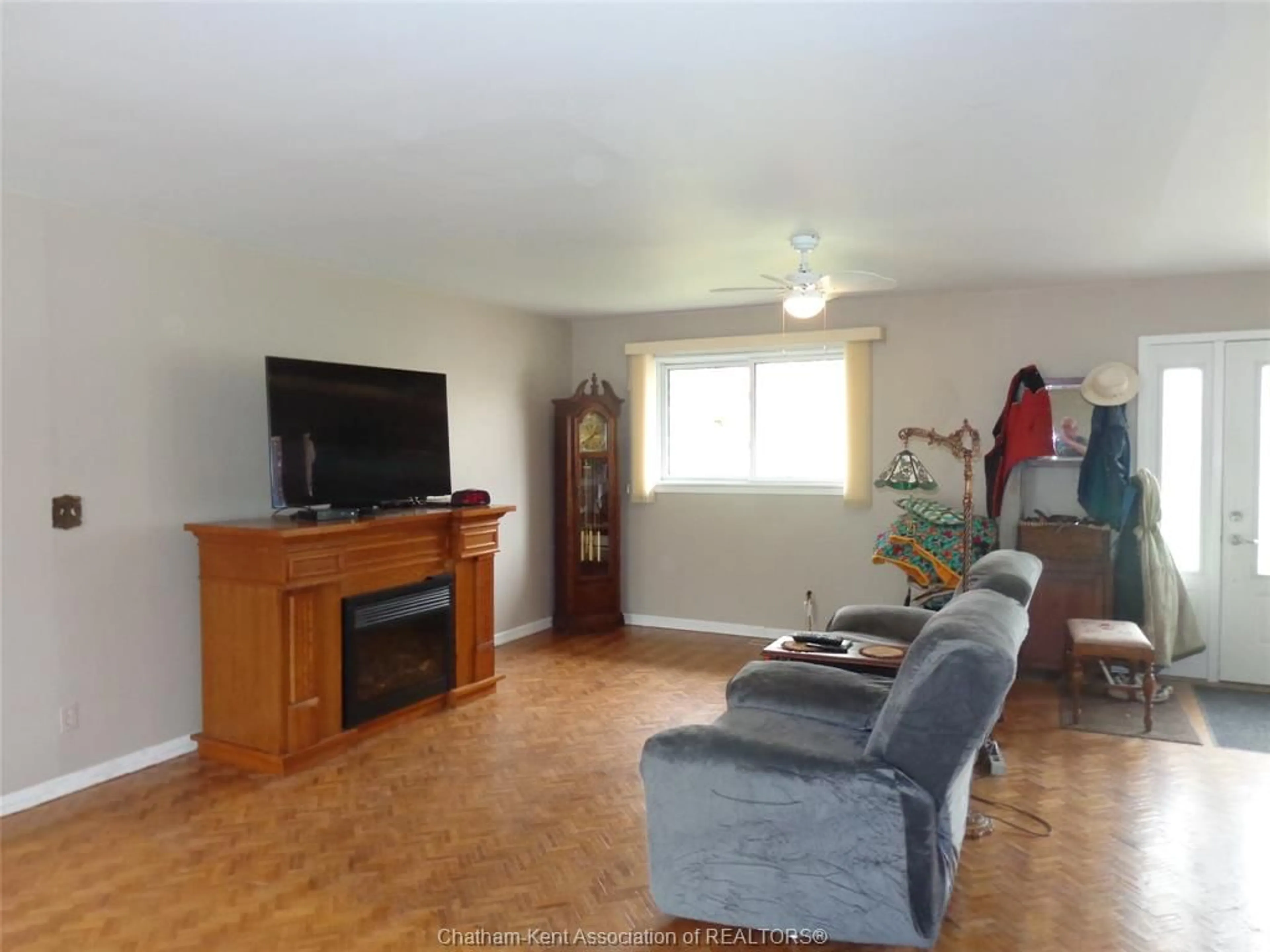 Living room for 9042 TALBOT Trail, Blenheim Ontario N0P 1A0