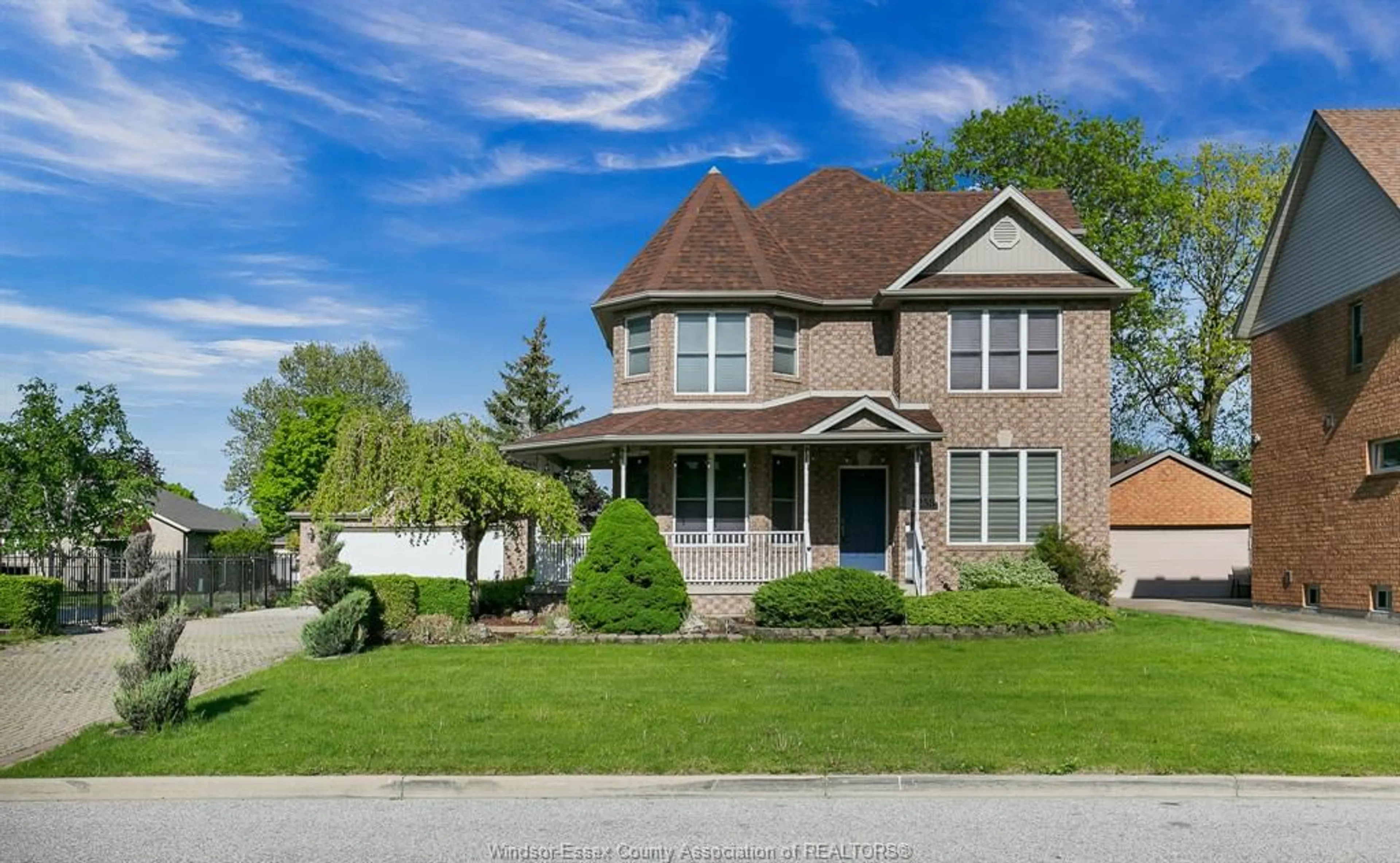Frontside or backside of a home for 1258 LAKEVIEW, Windsor Ontario N8P 1K9