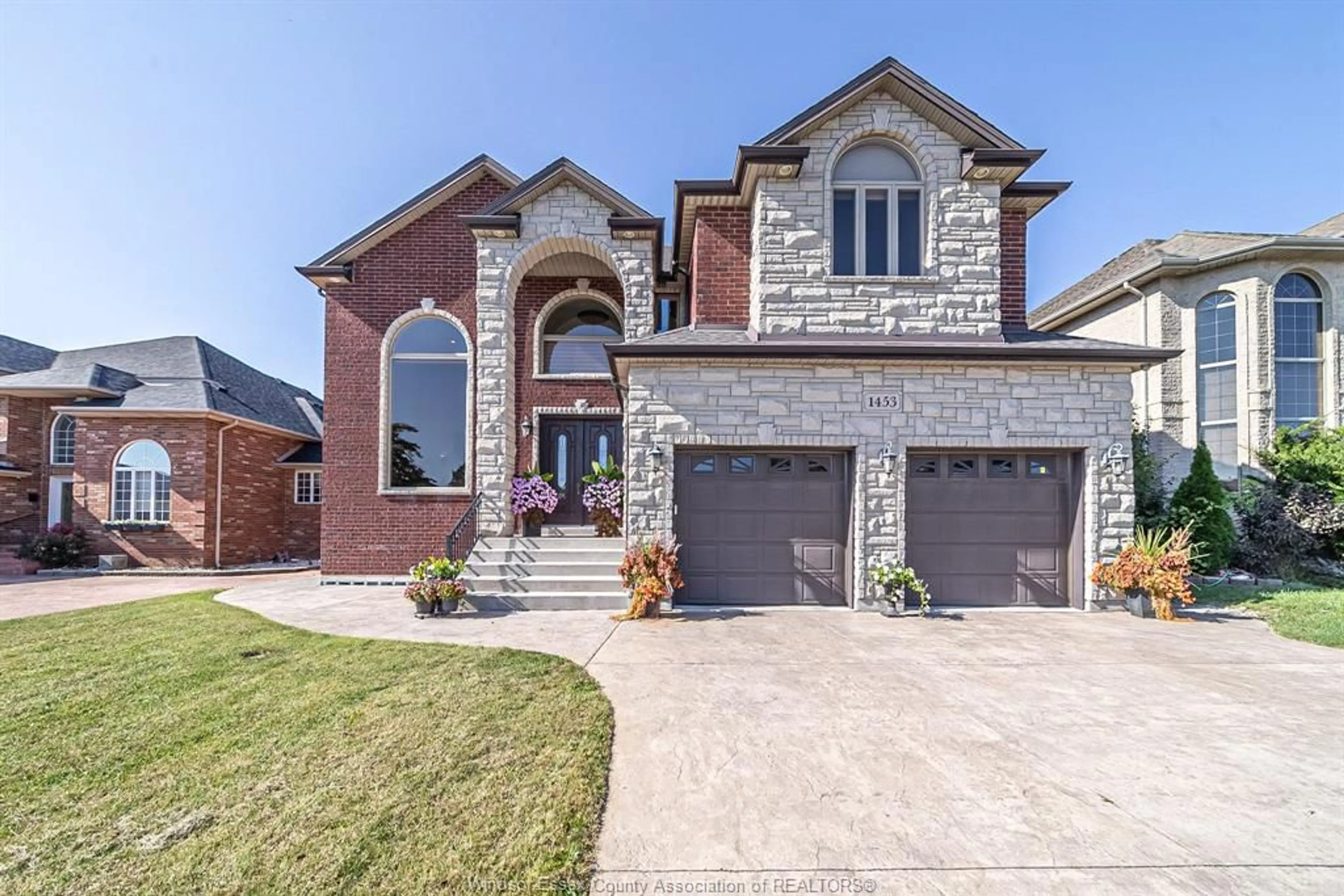 Home with brick exterior material for 1453 STONEYBROOK, Windsor Ontario N9G 2Z4