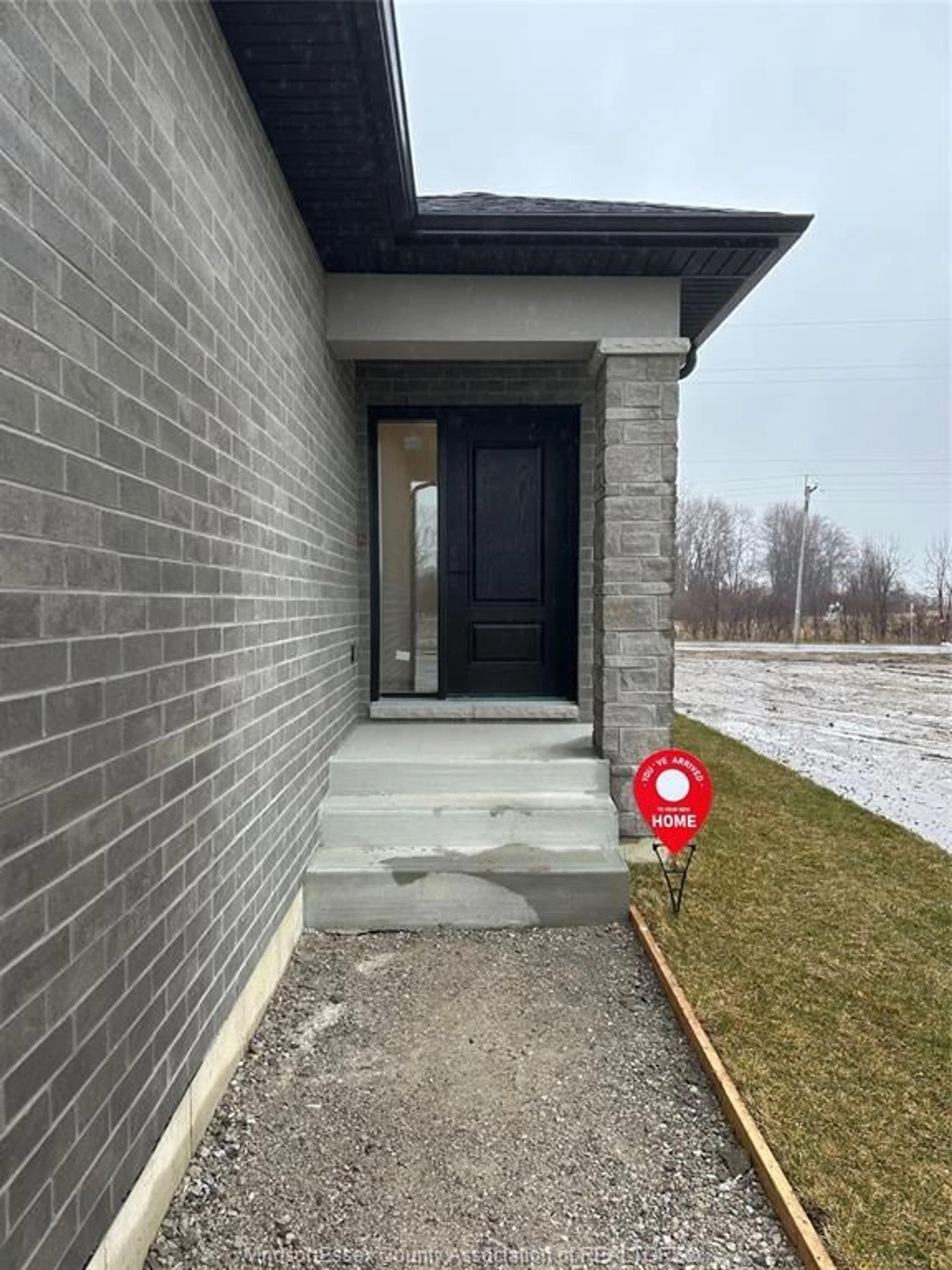 Indoor entryway for 9 EAGLE St, Leamington Ontario N8Y 0E1