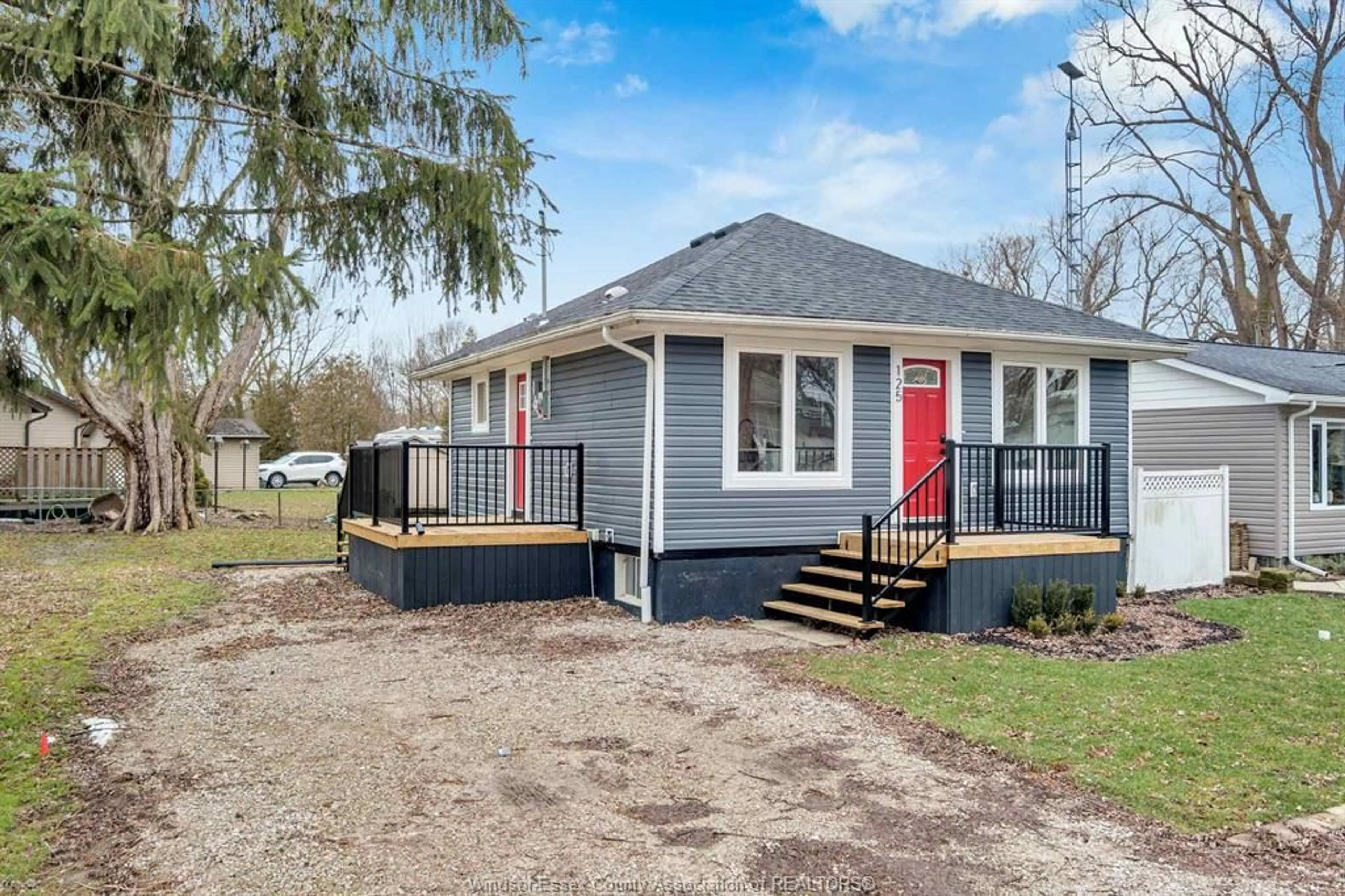 Frontside or backside of a home for 125 Bellcreft, Harrow Ontario N0R 1G0