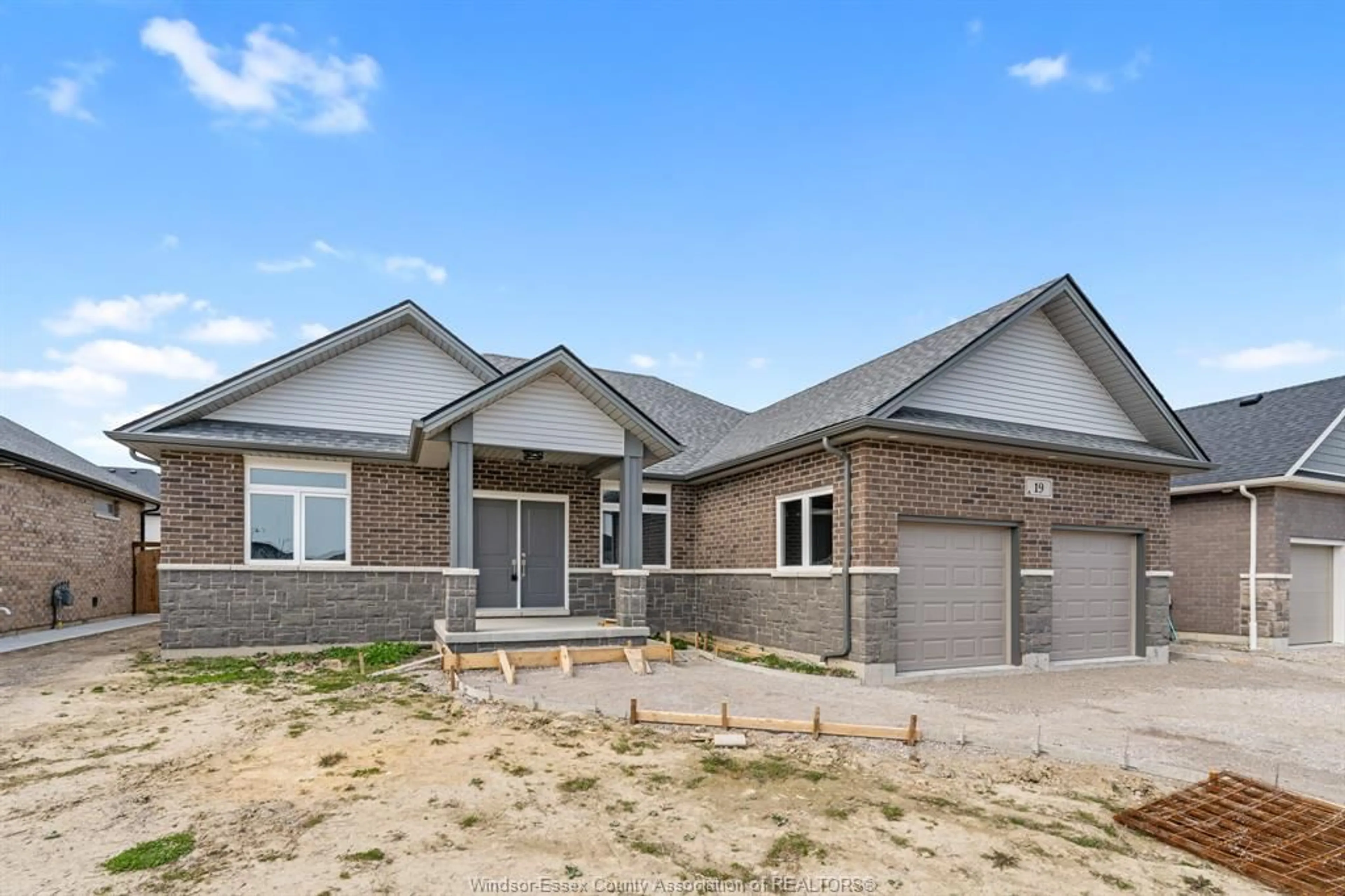 Home with brick exterior material for 19 TRACY Dr, Chatham Ontario N7M 6G2