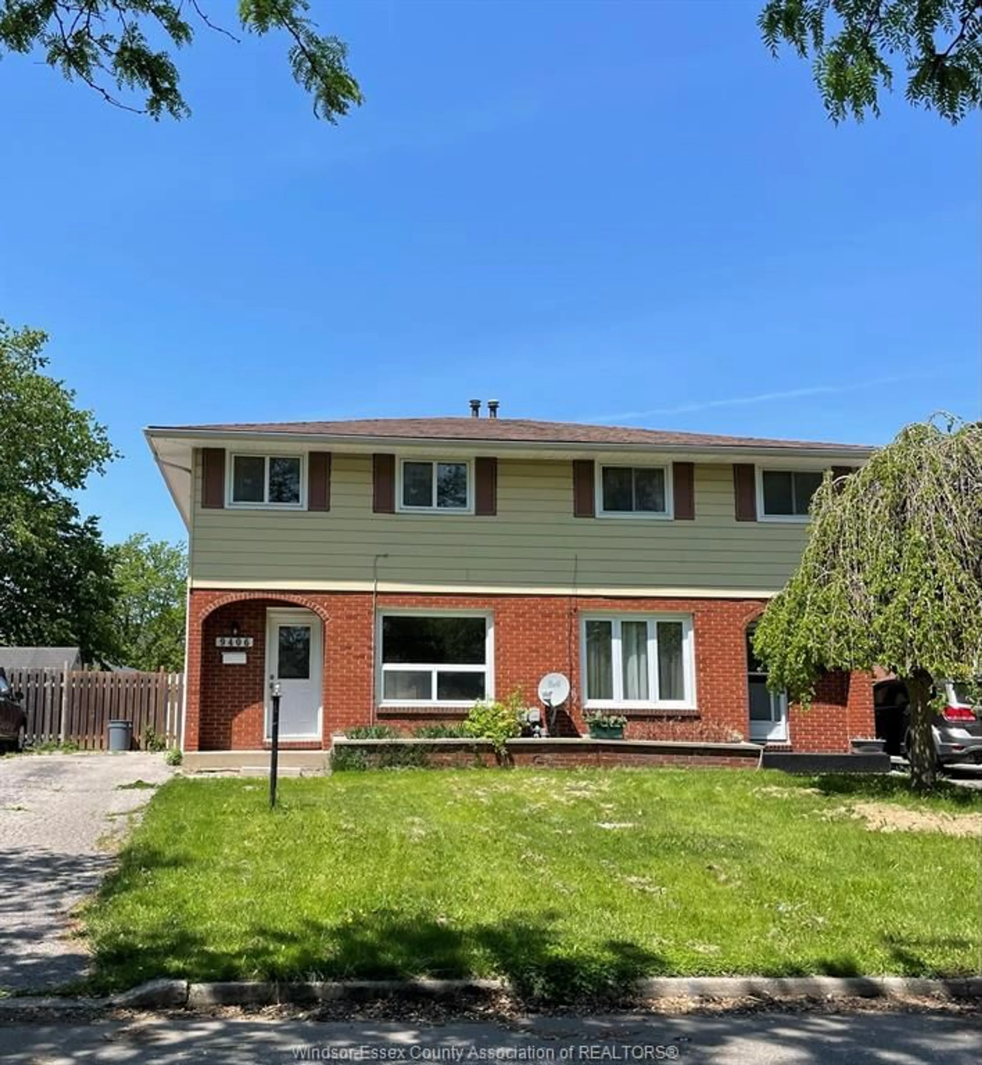 Frontside or backside of a home for 9406 RYERSON Rd, Windsor Ontario N8R 1V5
