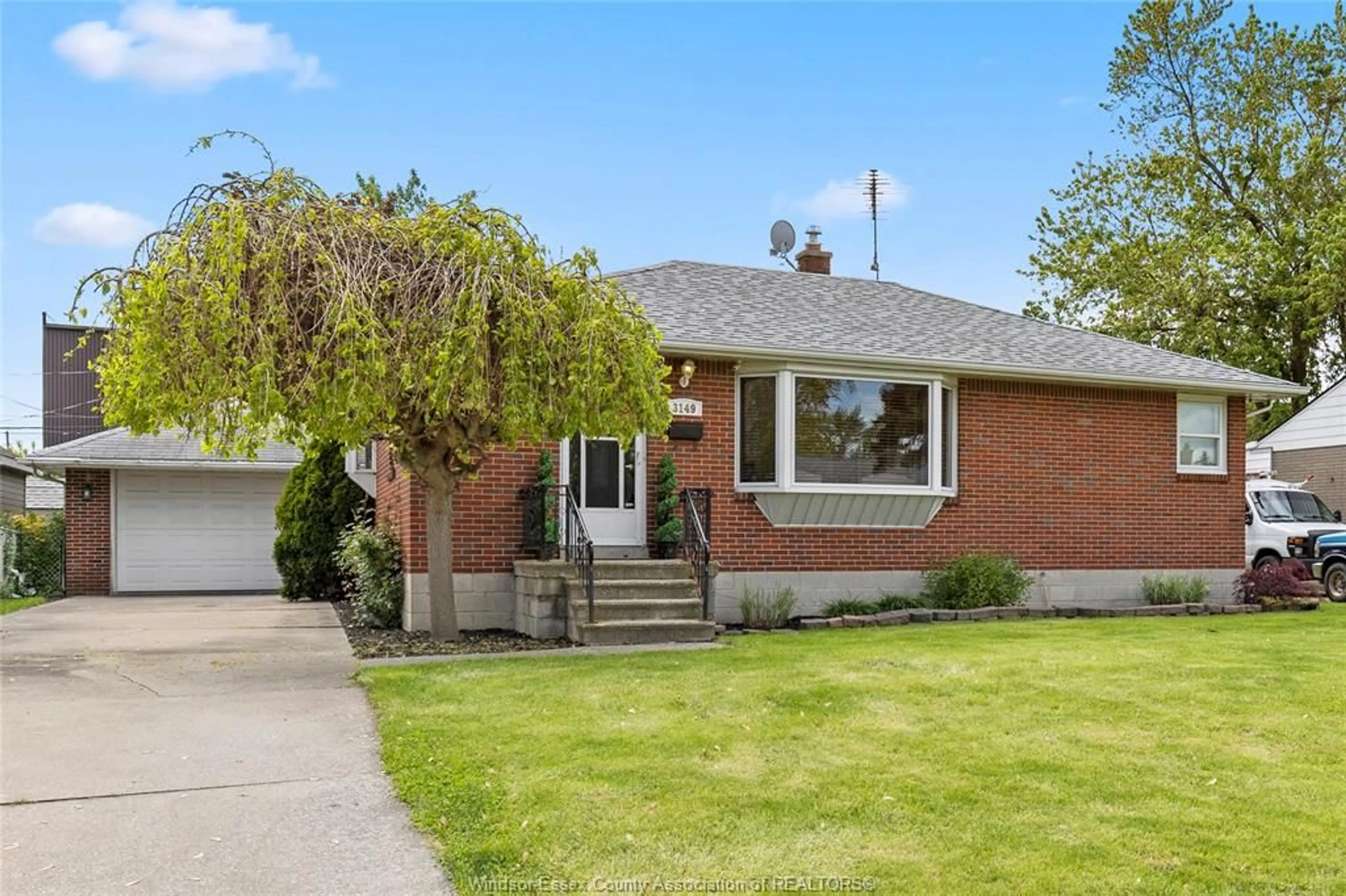 Frontside or backside of a home for 3149 WOODLAWN Ave, Windsor Ontario N8W 2H8