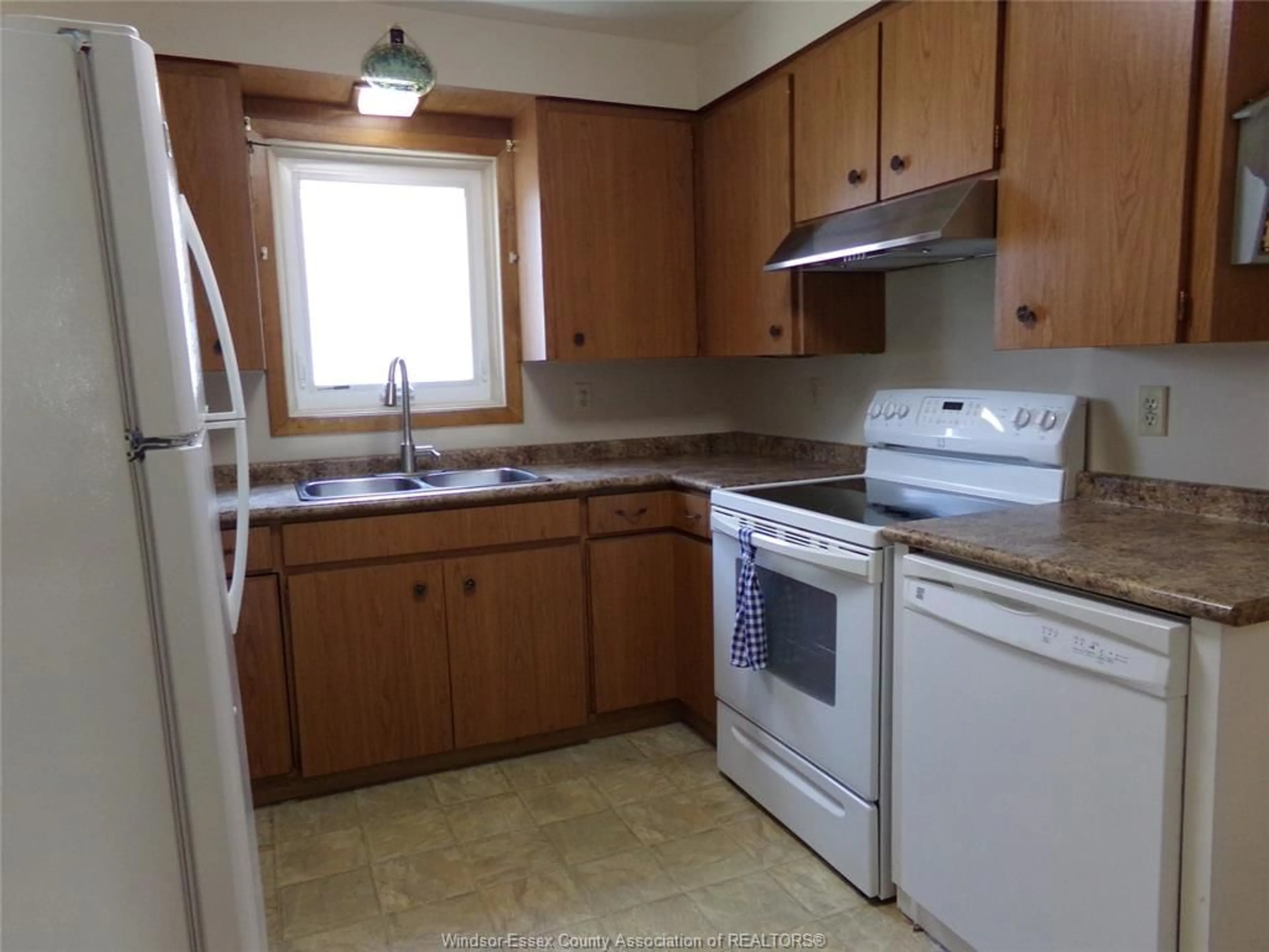 Standard kitchen for 1742 MARENTETTE Ave, Windsor Ontario N8X 4E6