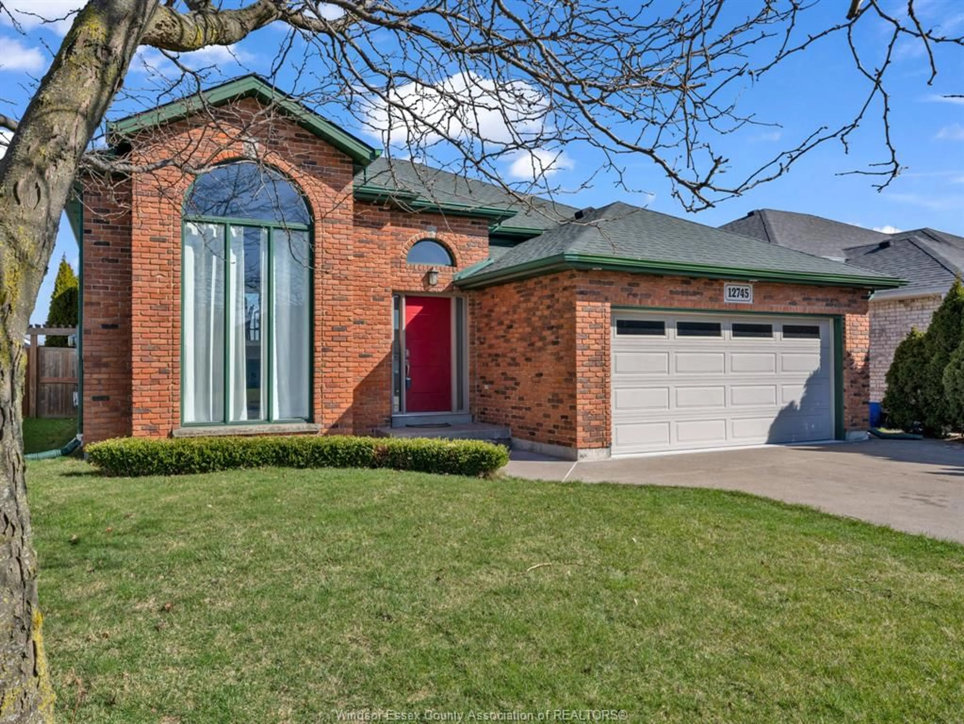 Home with brick exterior material for 12745 LEMIRE St, Tecumseh Ontario N8N 4V9
