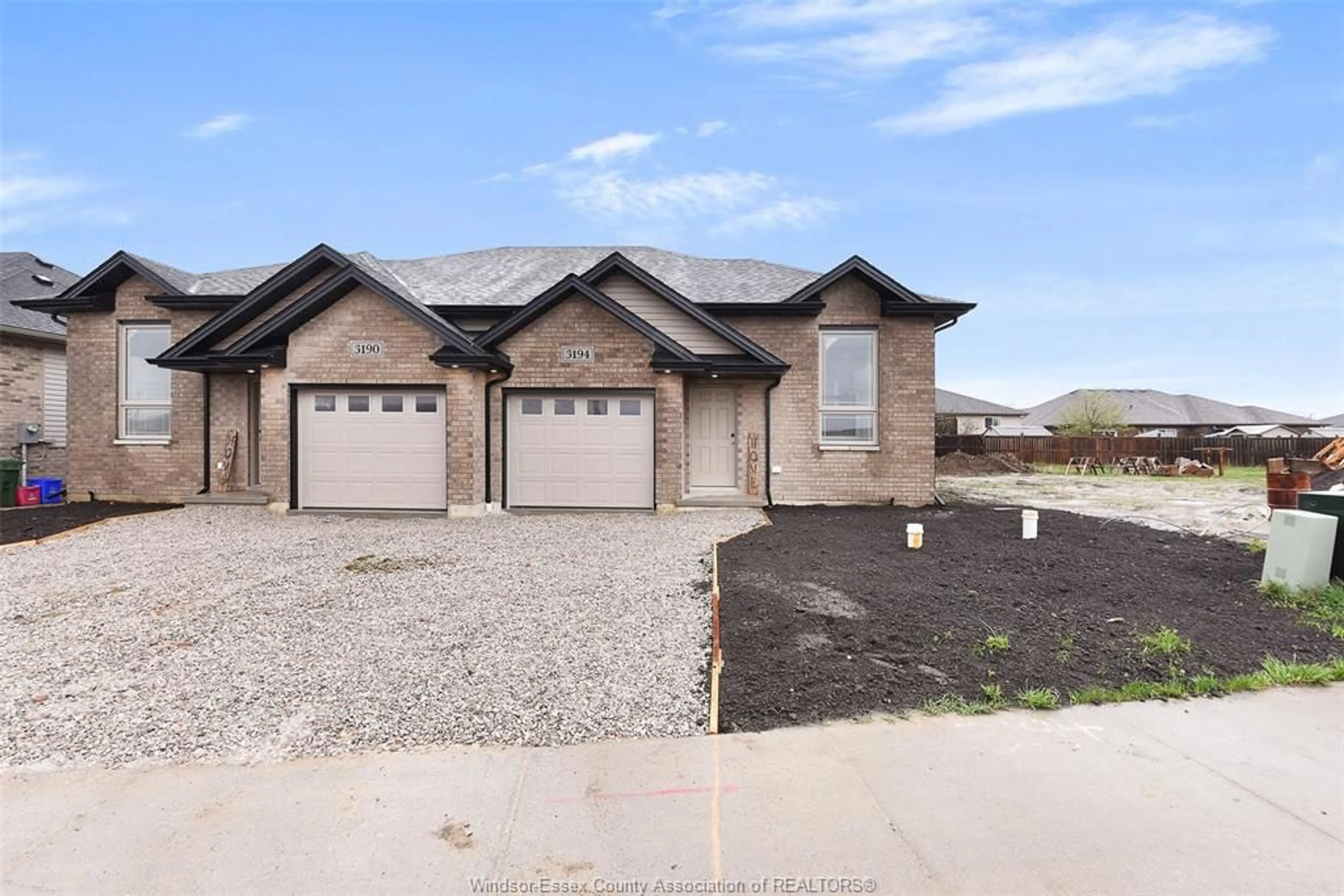 Frontside or backside of a home for 3194 VIOLA Cres, Windsor Ontario N8M 0A3