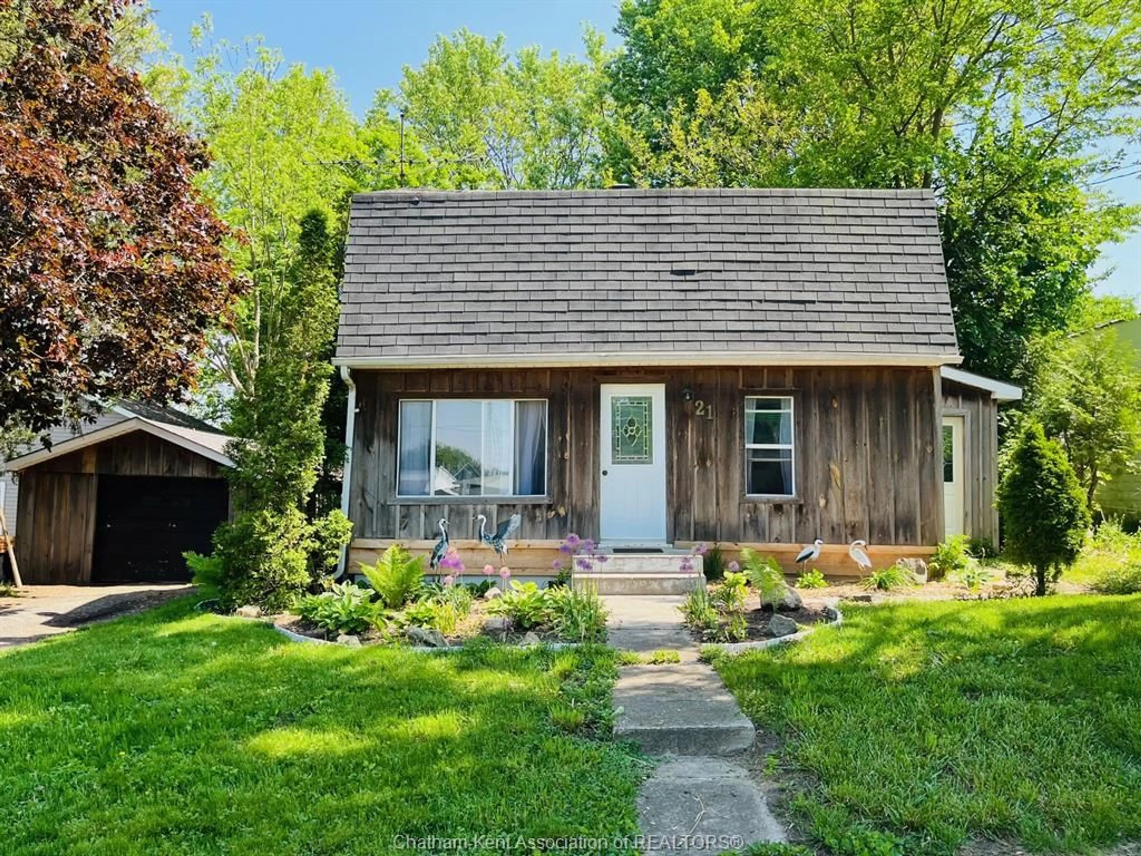 Cottage for 21 Albert Ave, Ridgetown Ontario N0P2C0