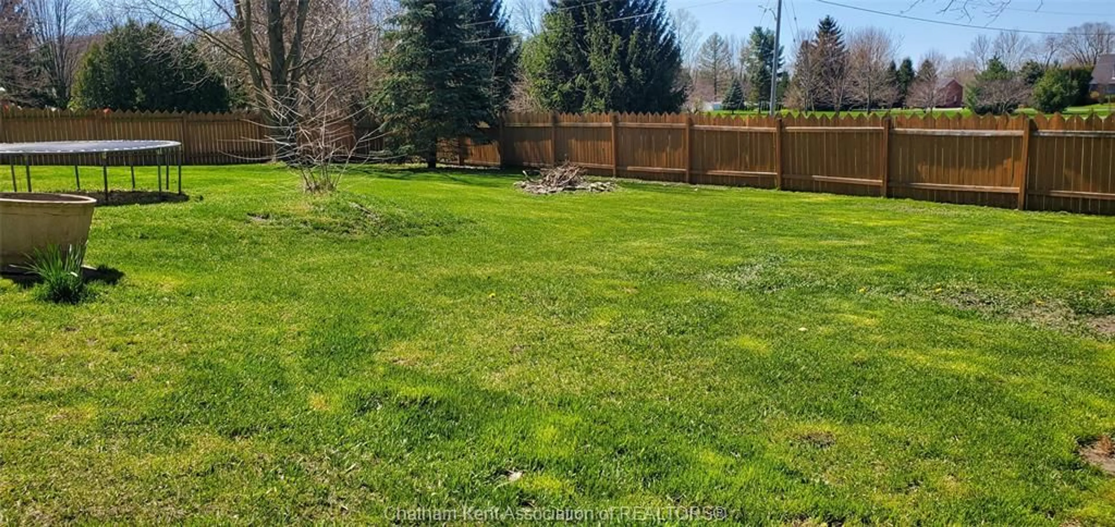 Fenced yard for 603 Florence Line, Dawn-Euphemia Ontario N0P 1R0