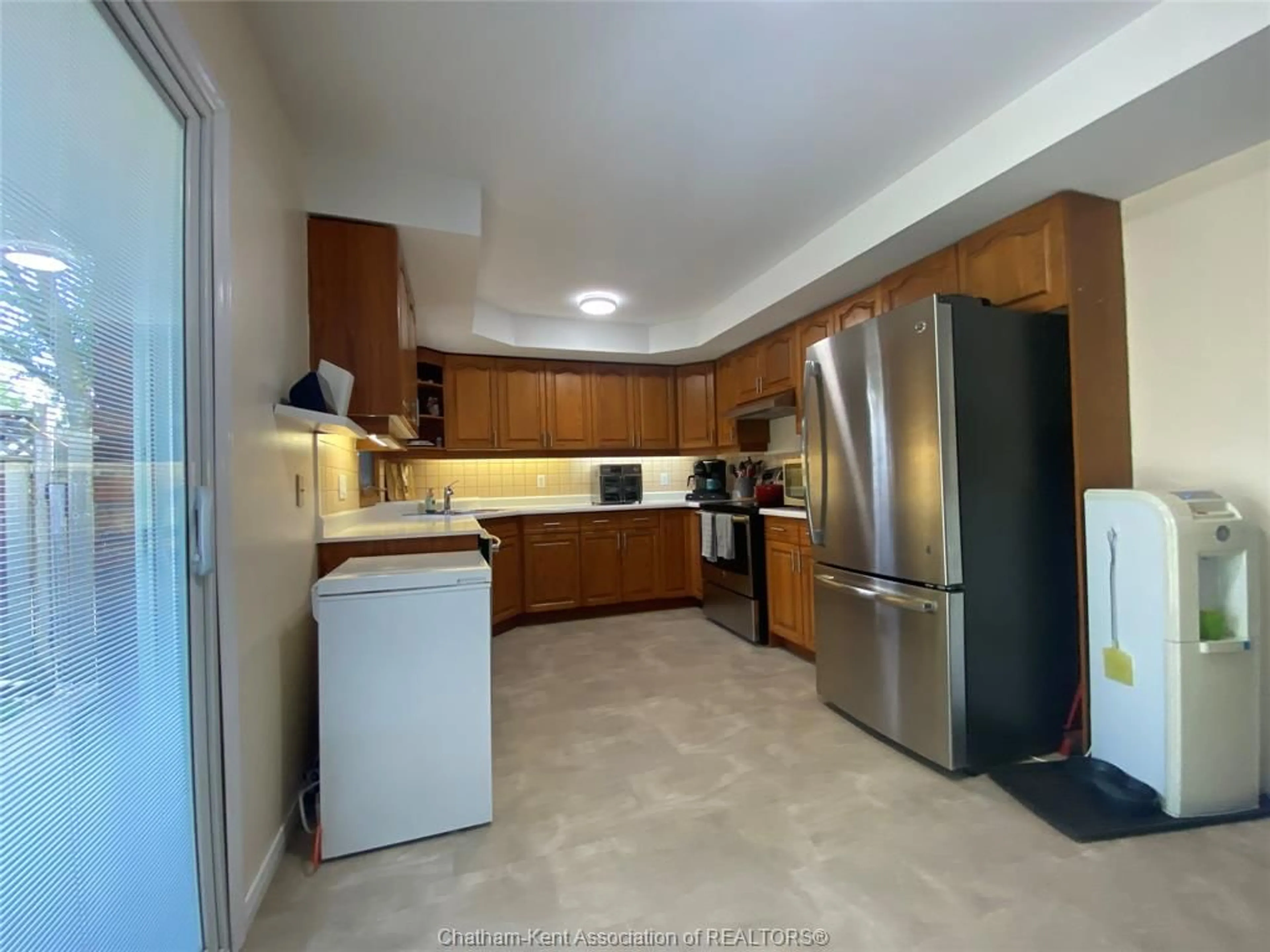 Kitchen for 40 SURREY Crt, London Ontario N6E 1T9