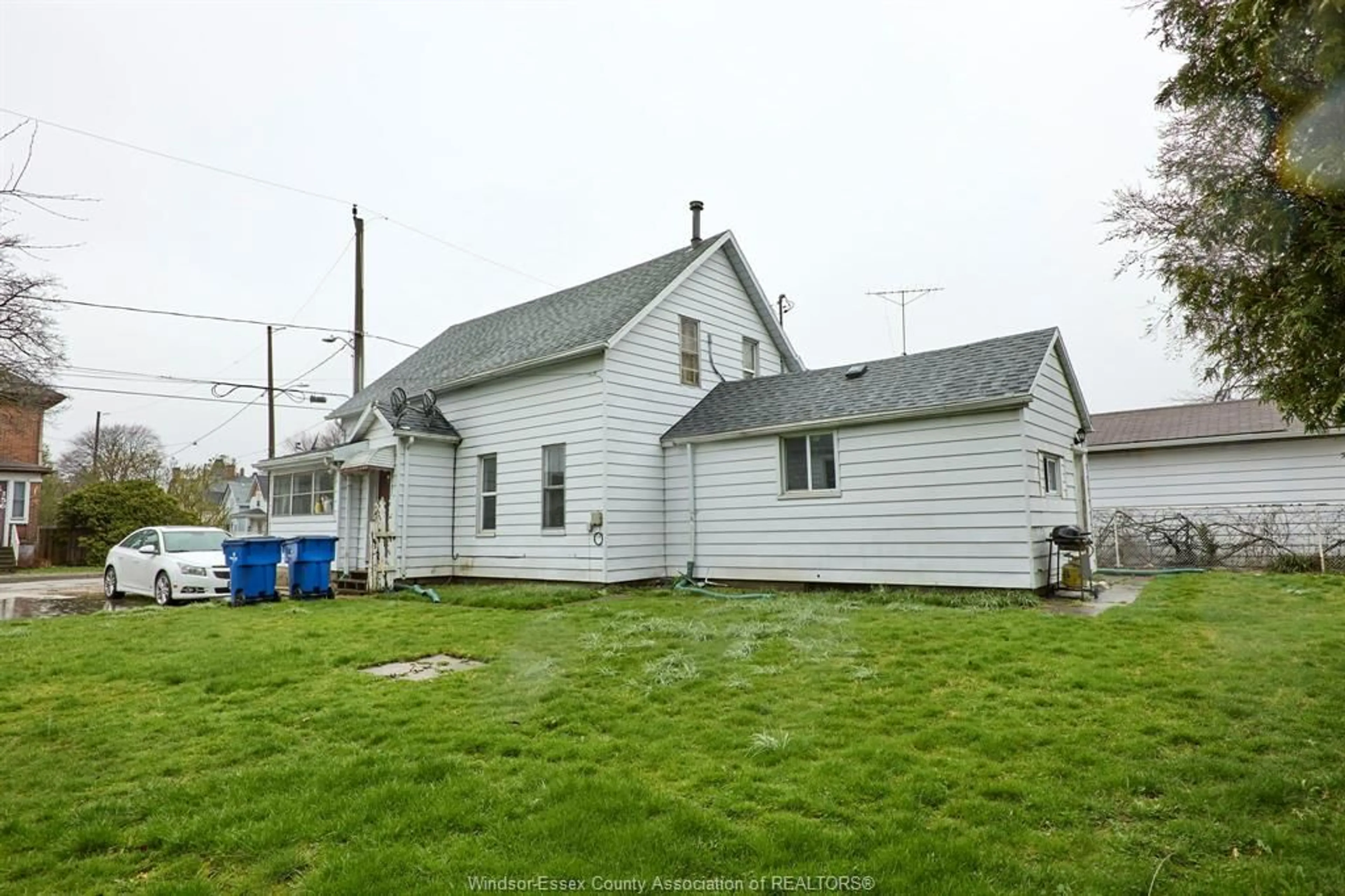 Frontside or backside of a home for 153 ADELAIDE St, Chatham Ontario N7M 4R6