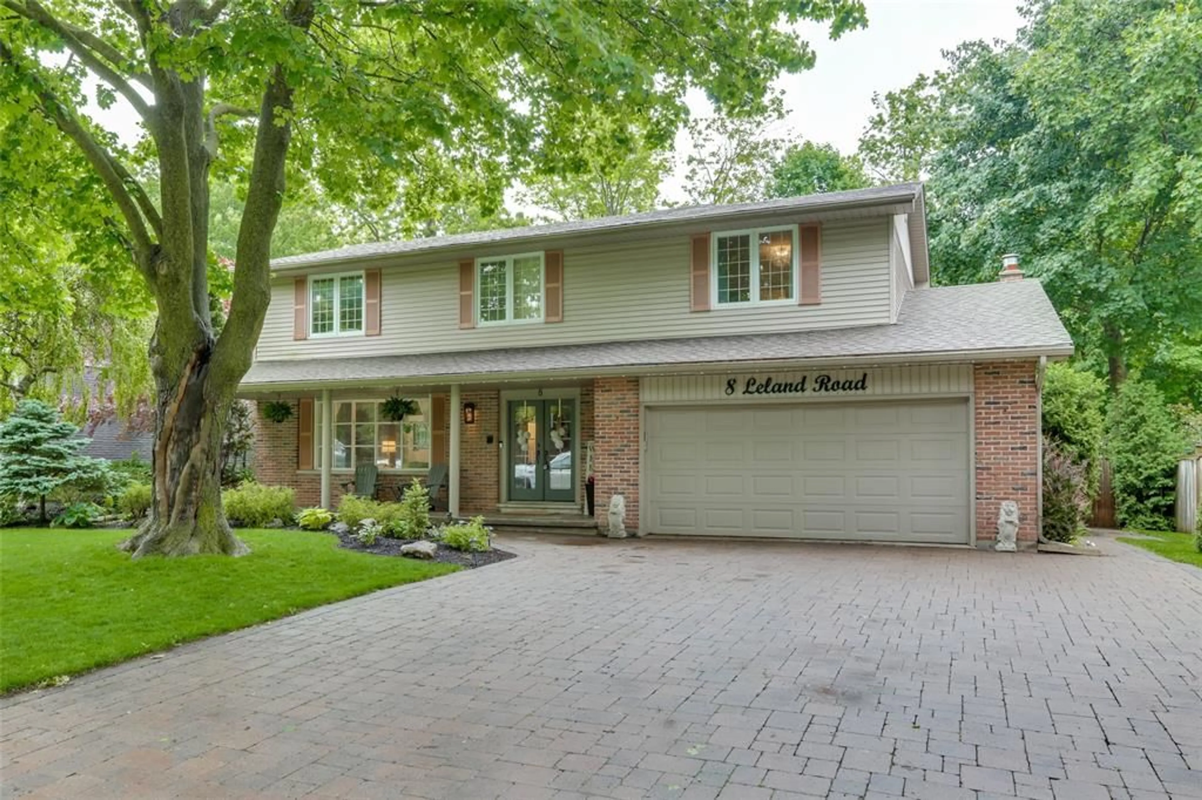 Home with brick exterior material for 8 LELAND Rd, London Ontario N6K 1T1