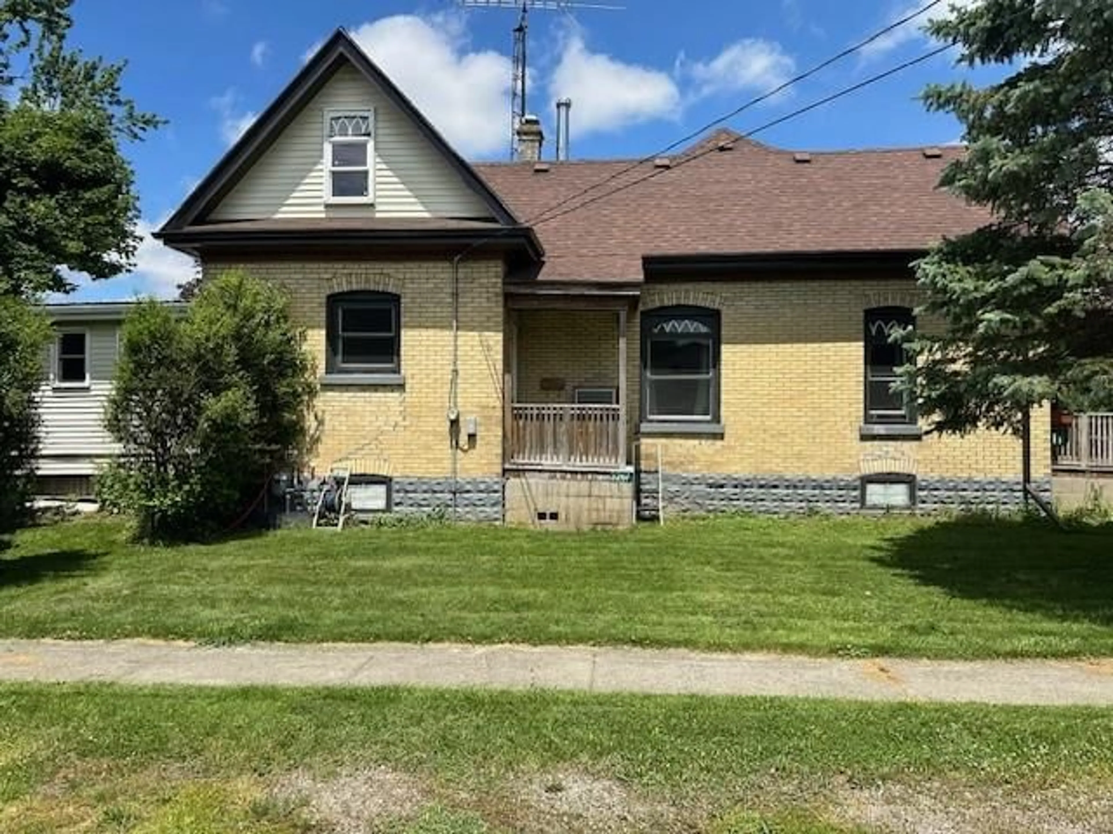 Frontside or backside of a home for 3267 RIVER St, Brooke-Alvinston Ontario N0N 1A0