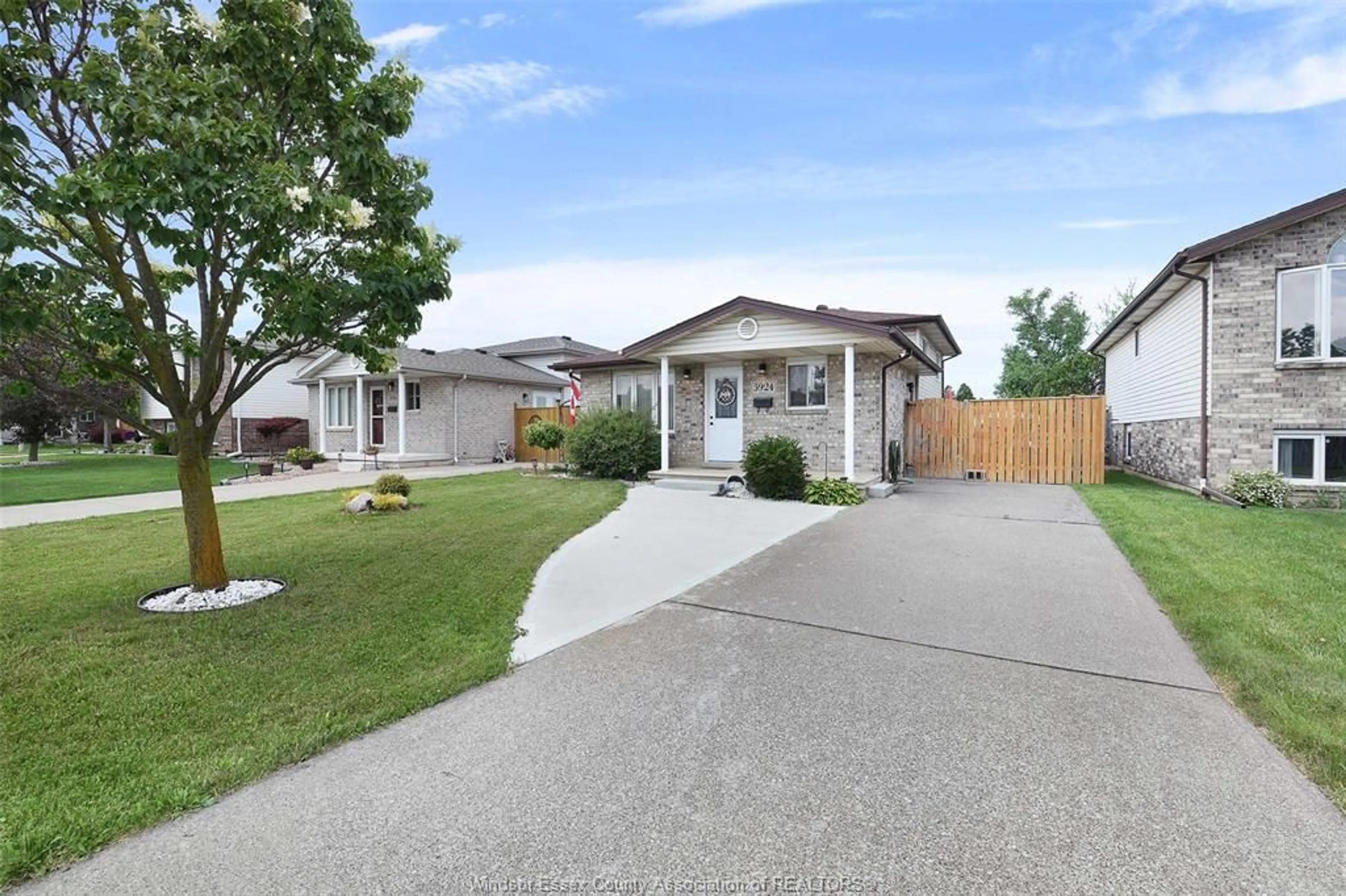 Frontside or backside of a home for 3924 WHISPERING PINES, Windsor Ontario N8W 5N8