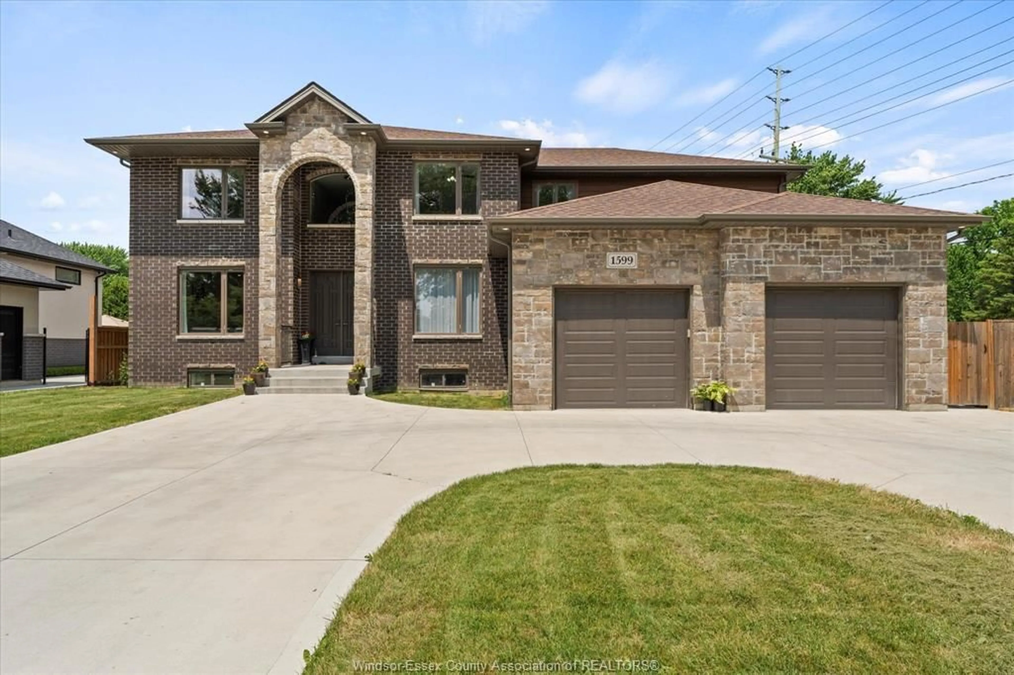 Home with brick exterior material for 1599 OUTRAM Ave, LaSalle Ontario N9J 3M3