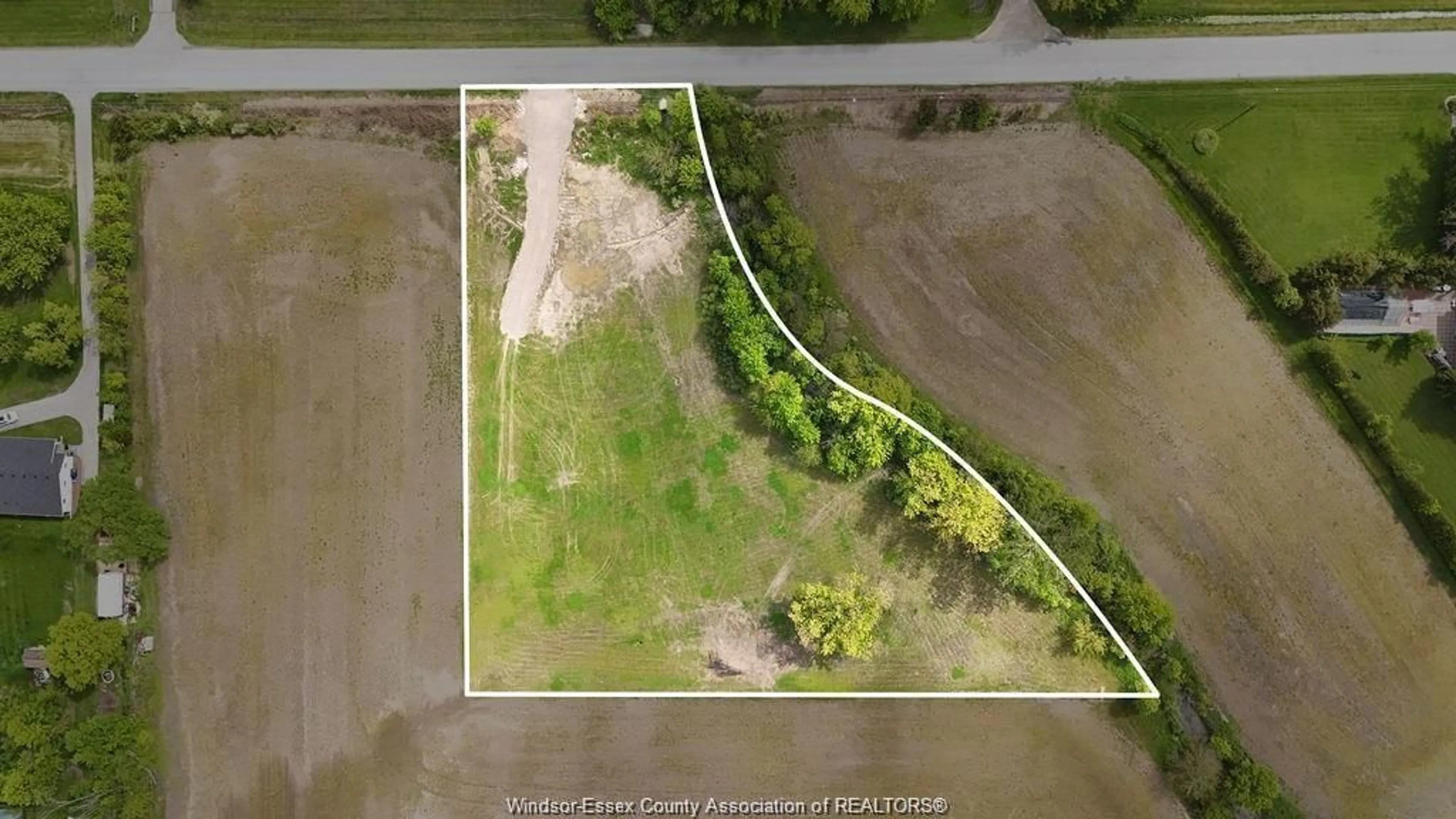 Fenced yard for V/L 9TH CONCESSION Rd, Essex Ontario N8M 2X5