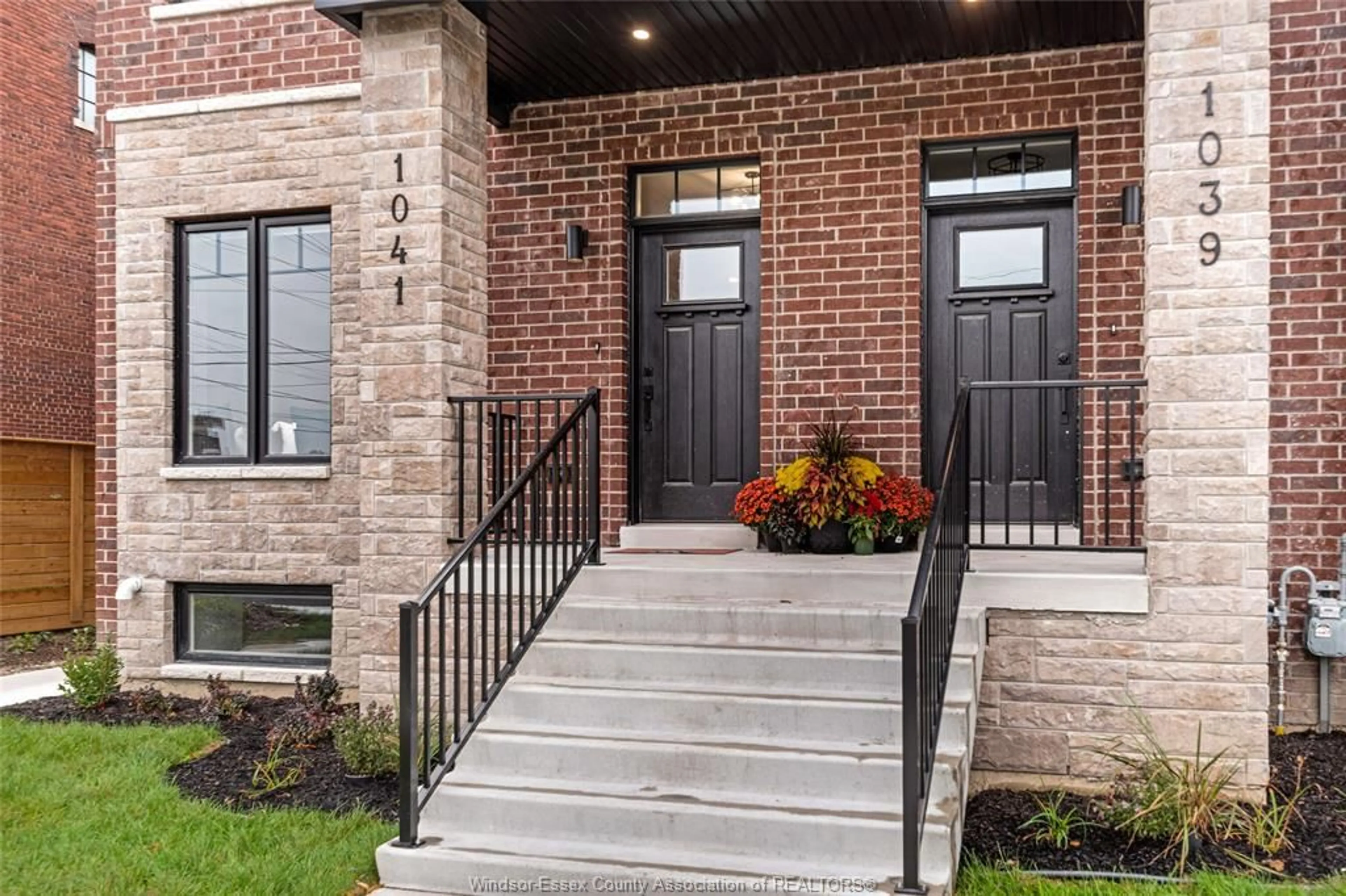 Home with brick exterior material for 1041 WALKER, Windsor Ontario N8Y 2N6