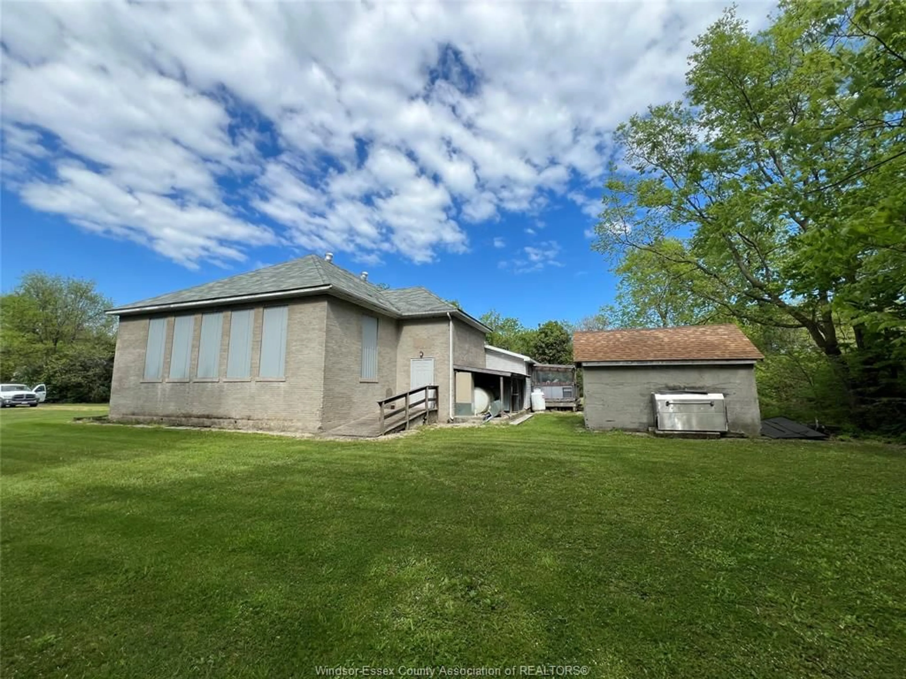 A pic from exterior of the house or condo, the front or back of building for 84 East West Rd, Pelee Island Ontario N0R 1M0