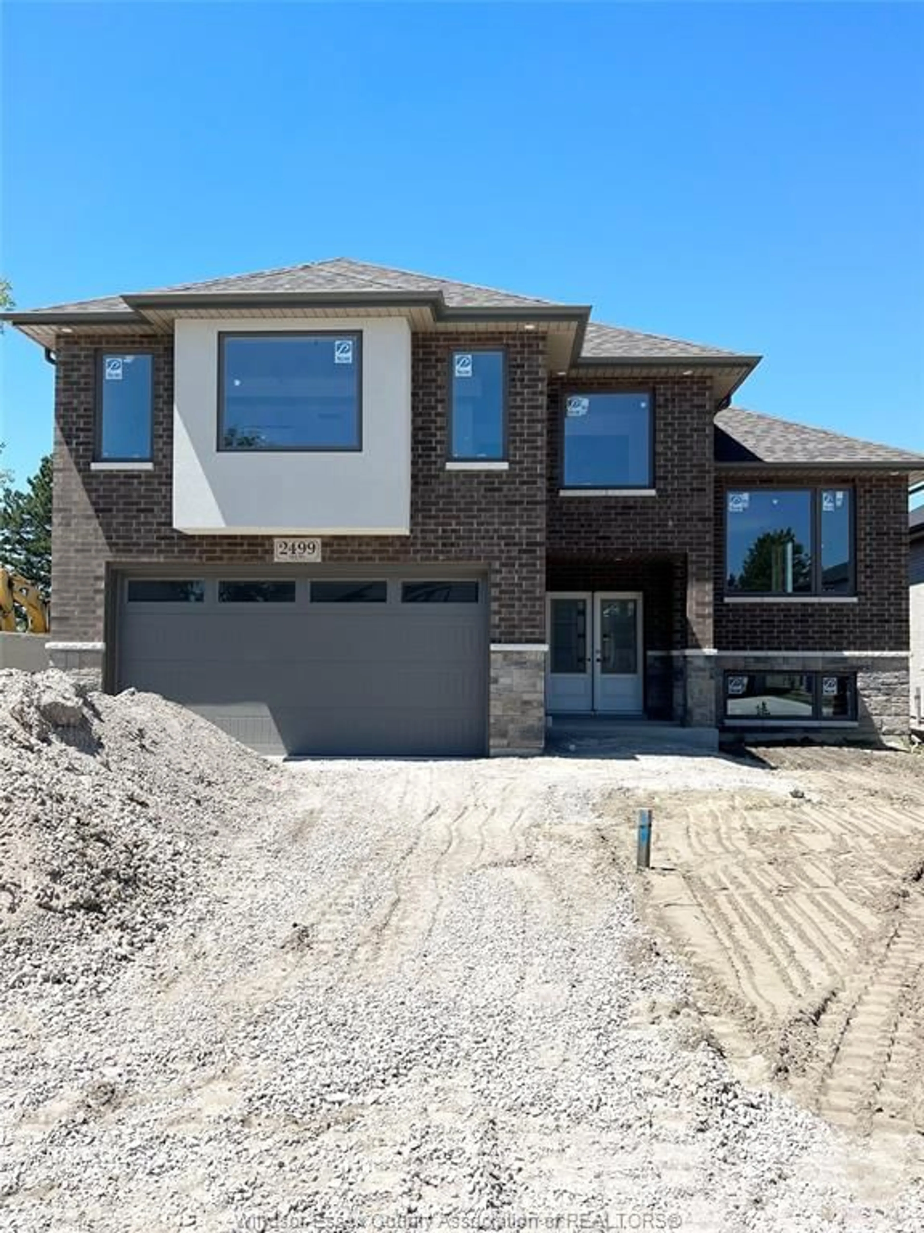 Home with brick exterior material for 2499 ROXBOROUGH, Windsor Ontario N9E 0A9