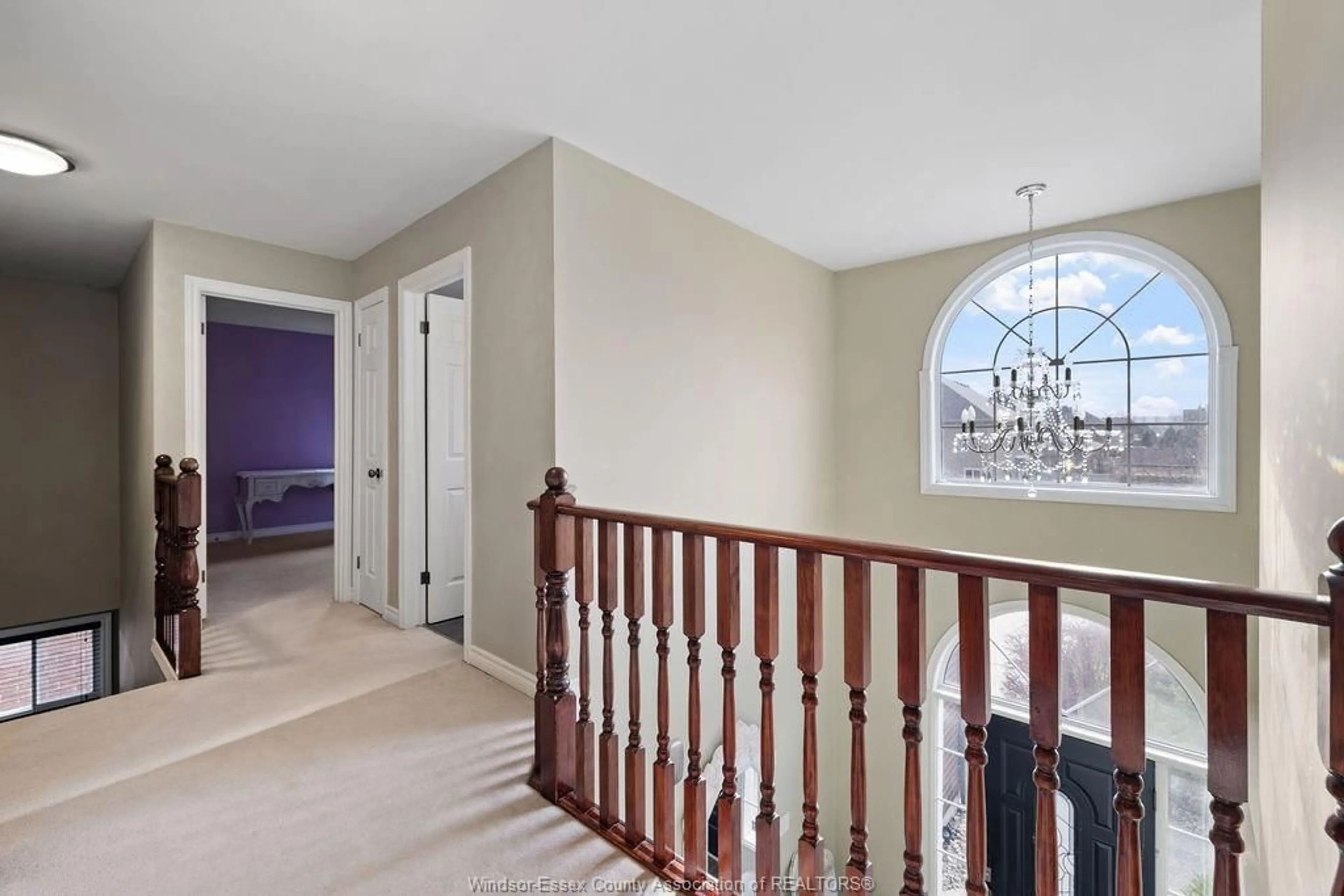 Indoor foyer, carpet floors for 1334 LAKEVIEW, Windsor Ontario N8P 1P1