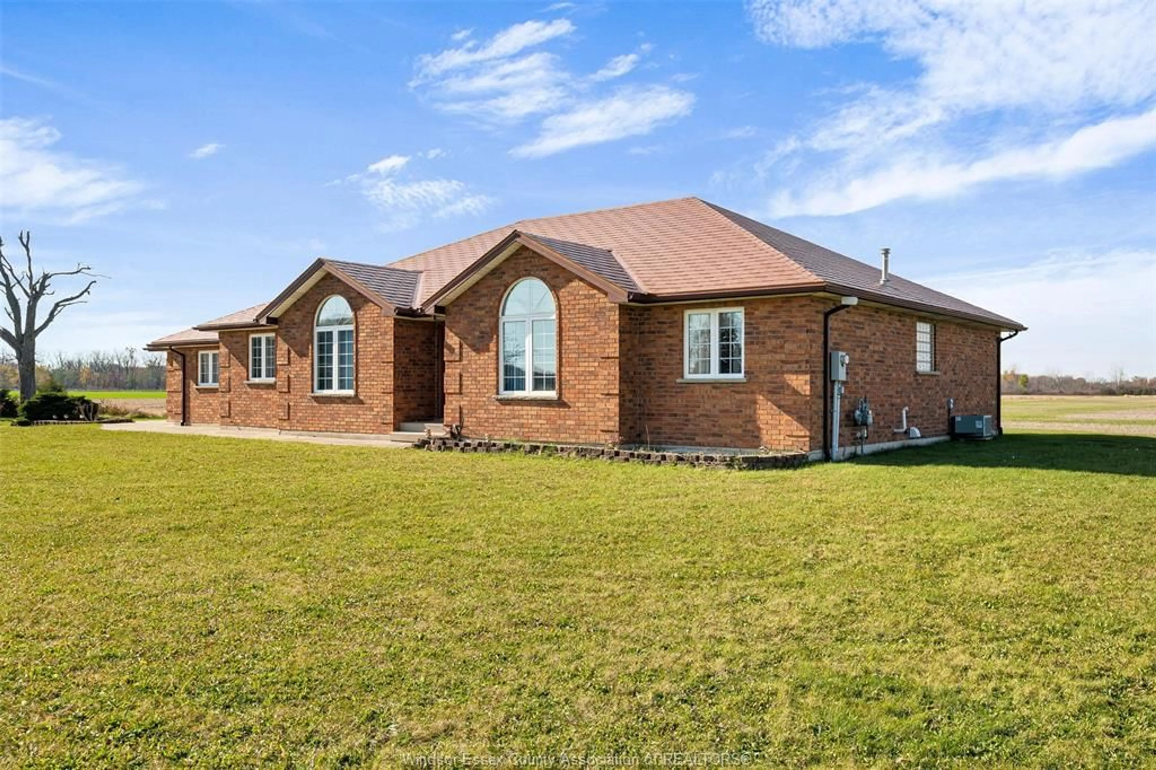 Home with brick exterior material for 6802 6th Concession Rd N, Amherstburg Ontario N9V 2Y9