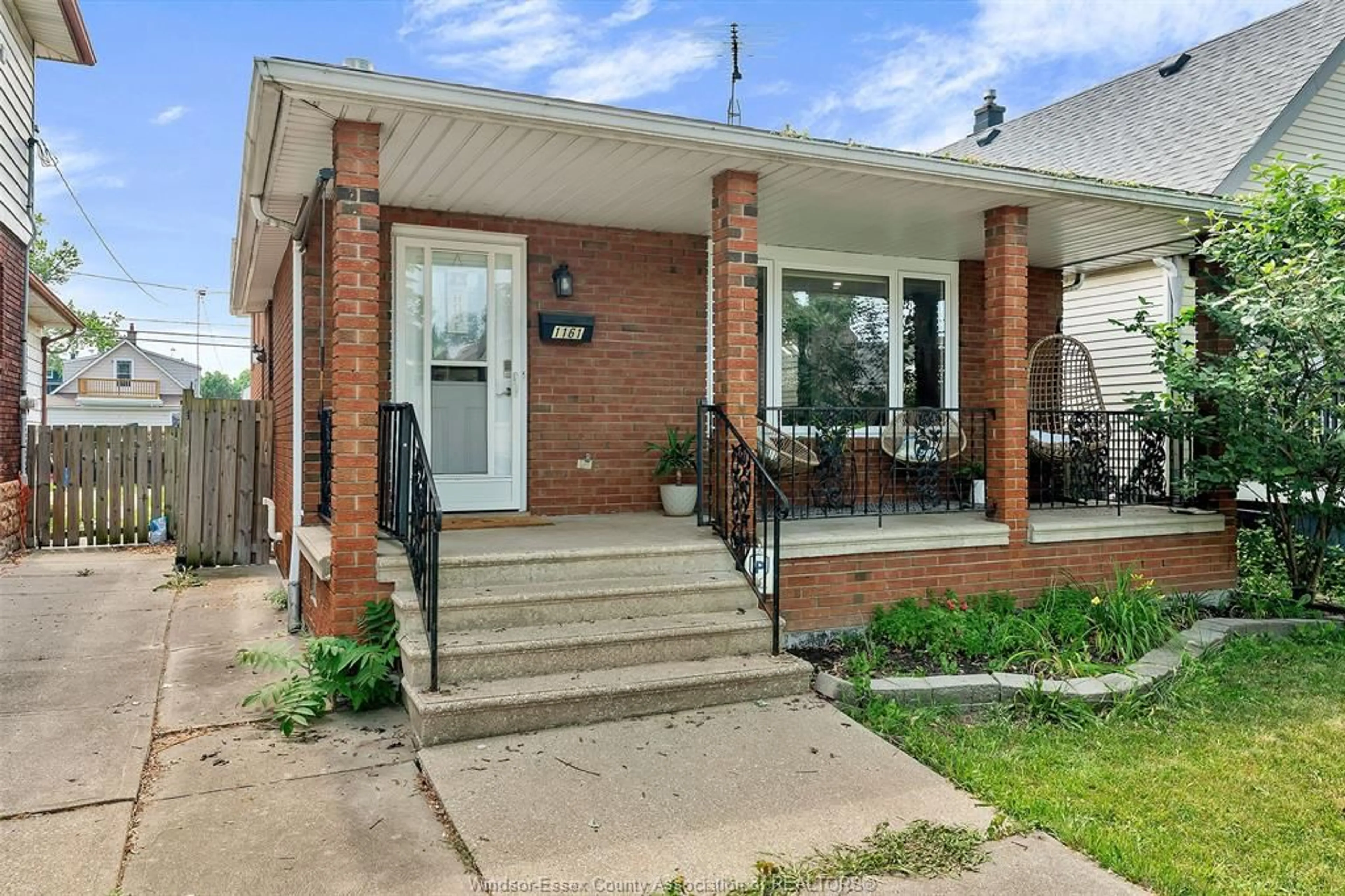 Home with brick exterior material for 1161 GLADSTONE, Windsor Ontario N9A 2R9