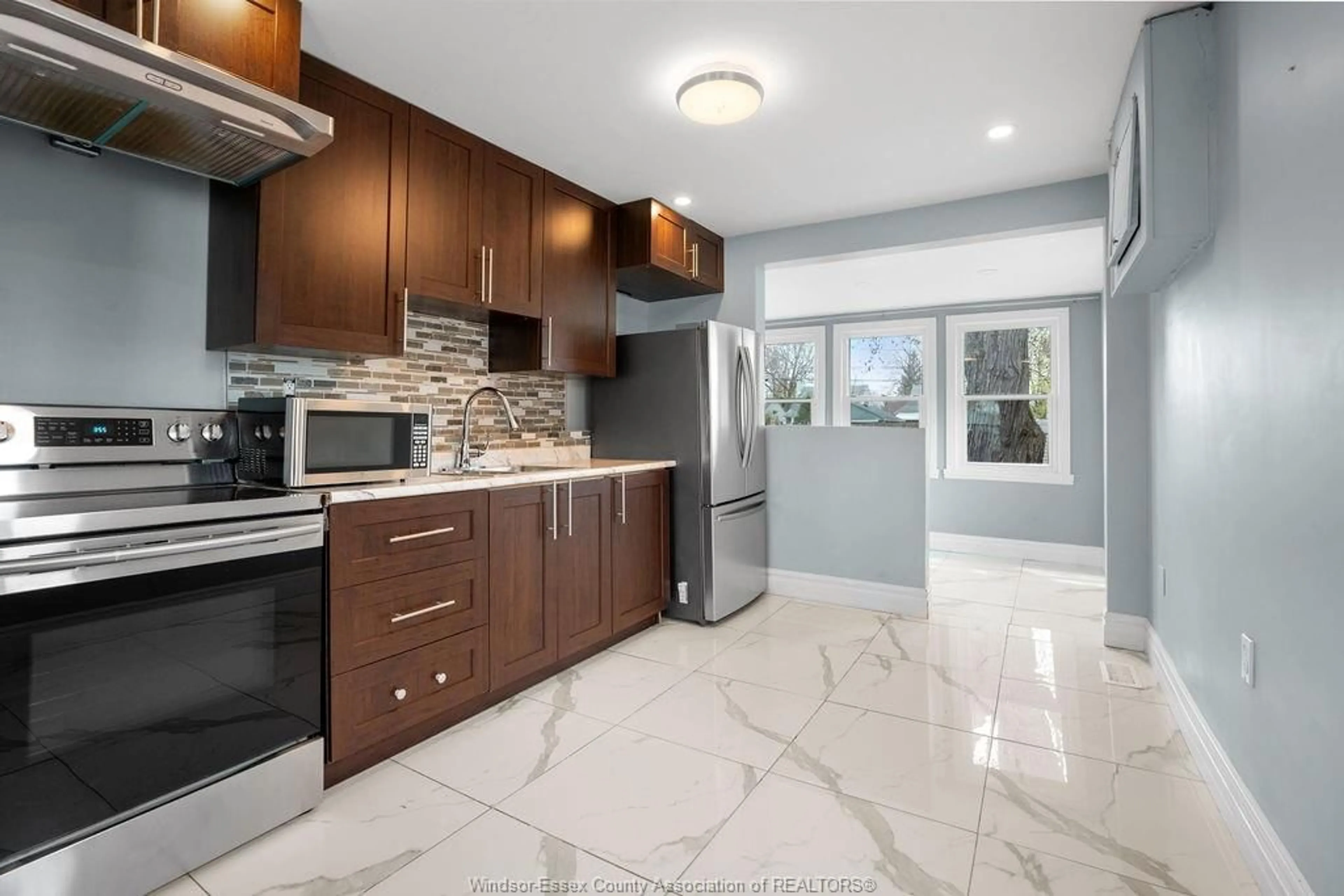 Contemporary kitchen for 1865 GEORGE, Windsor Ontario N8W 4L9