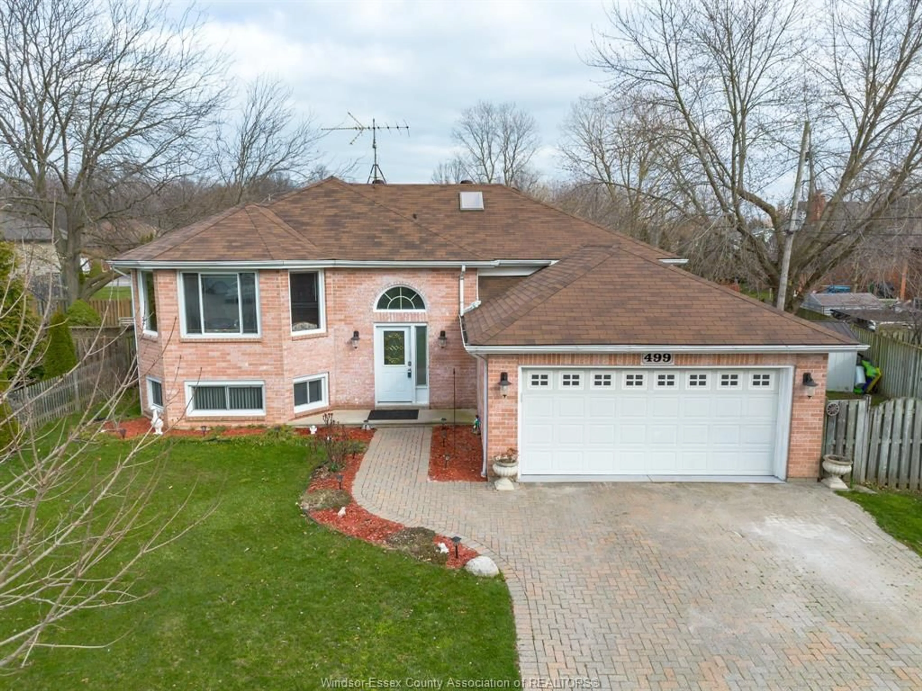 Frontside or backside of a home for 499 GAYLORD Ave, LaSalle Ontario N9J 3G1