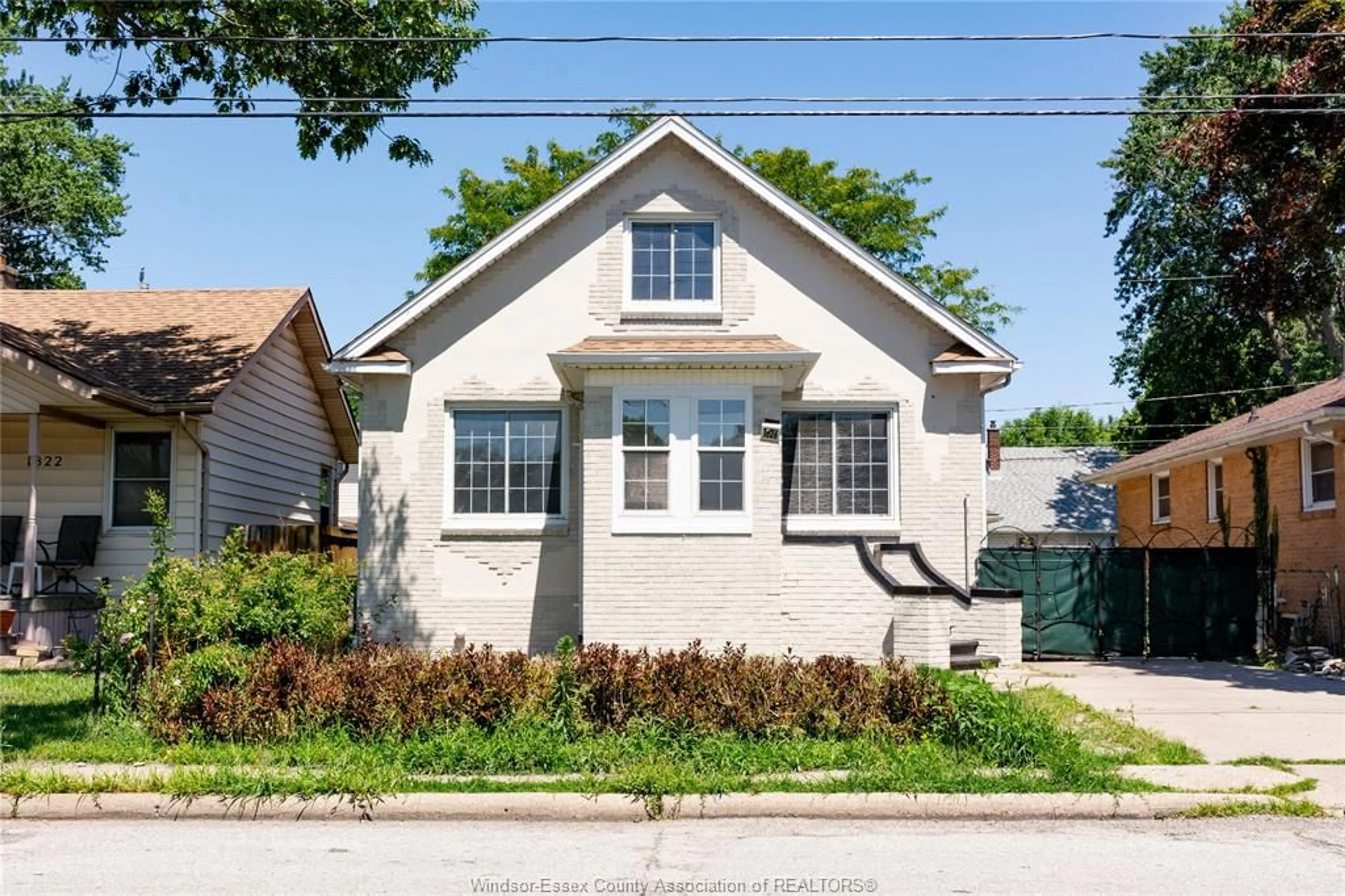 Frontside or backside of a home for 1826 CENTRAL Ave, Windsor Ontario N8W 4H7