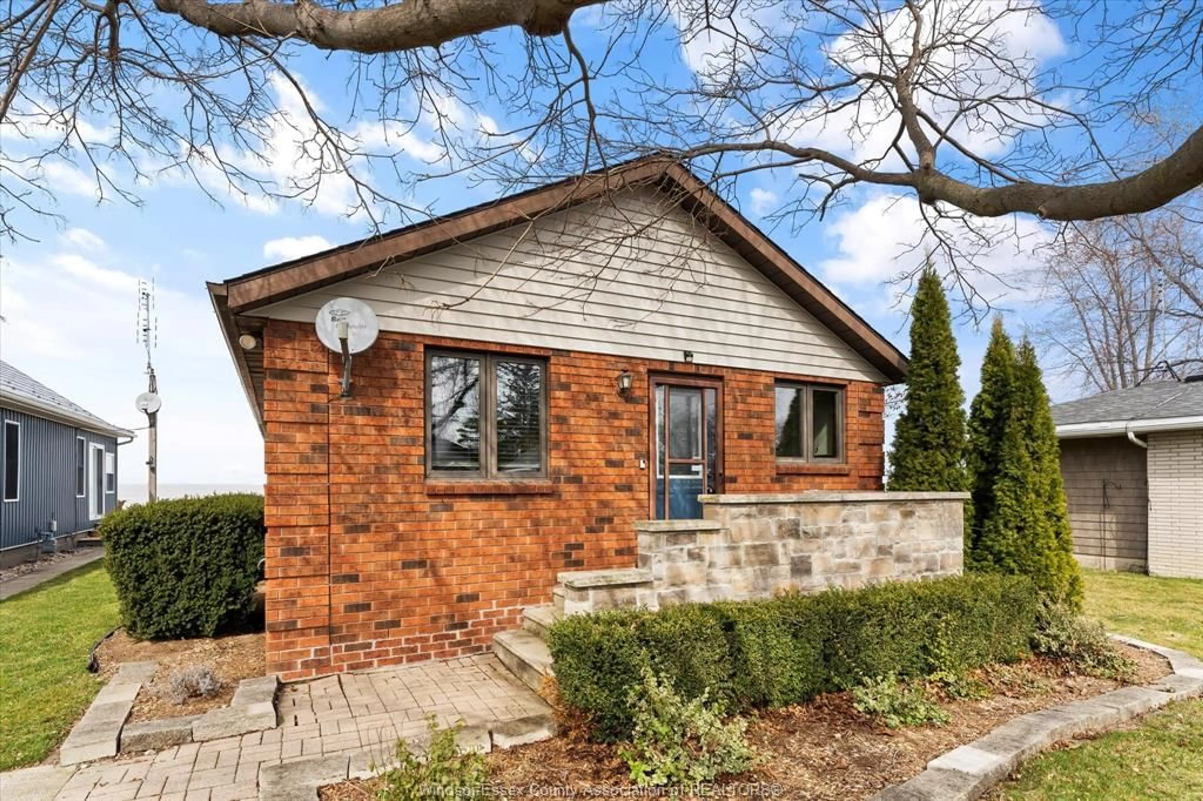 Home with brick exterior material for 7030 ST. CLAIR, Lakeshore Ontario N0R 1N0