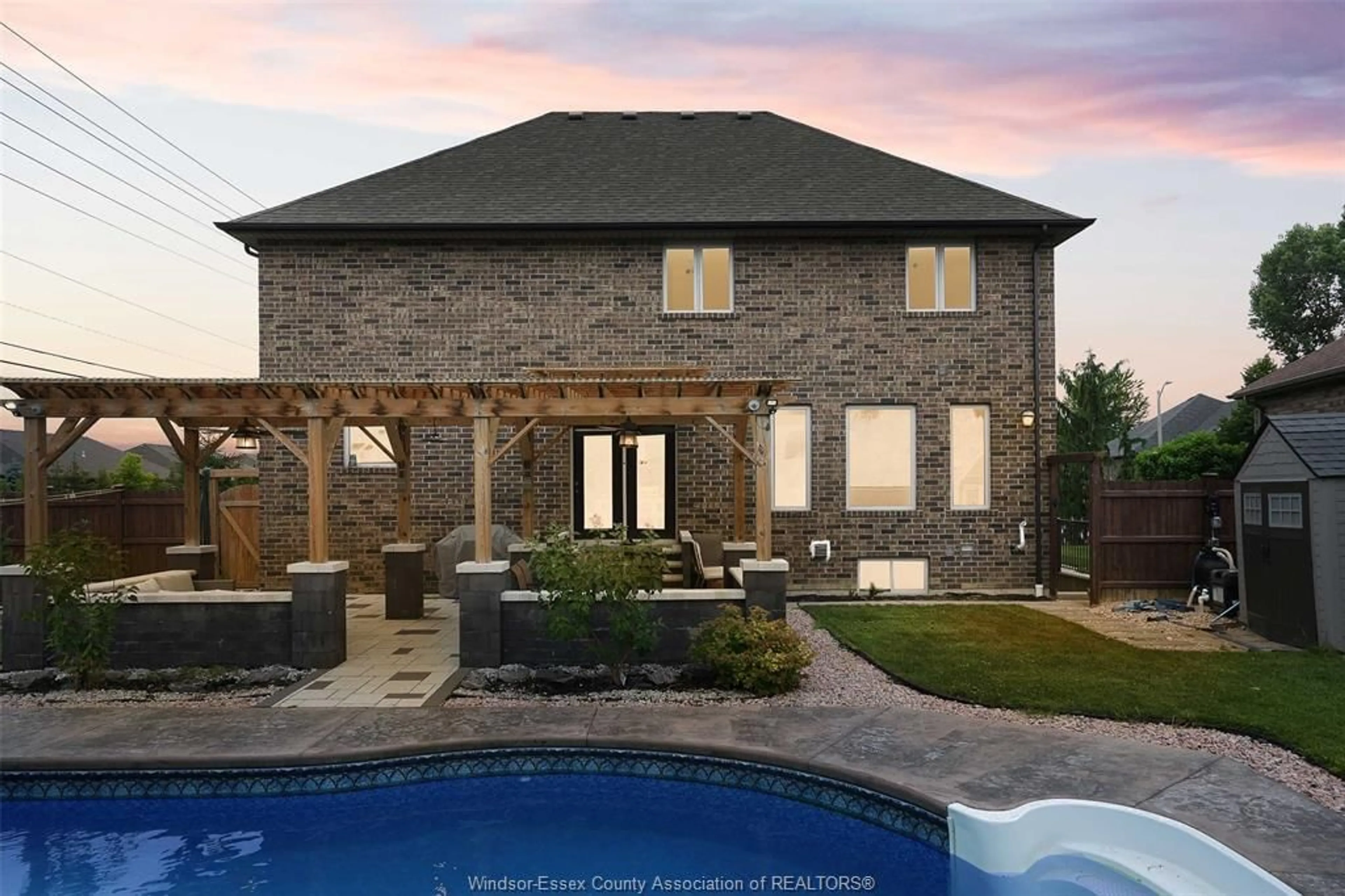 Home with brick exterior material for 2685 Kevin St, LaSalle Ontario N9H2R7