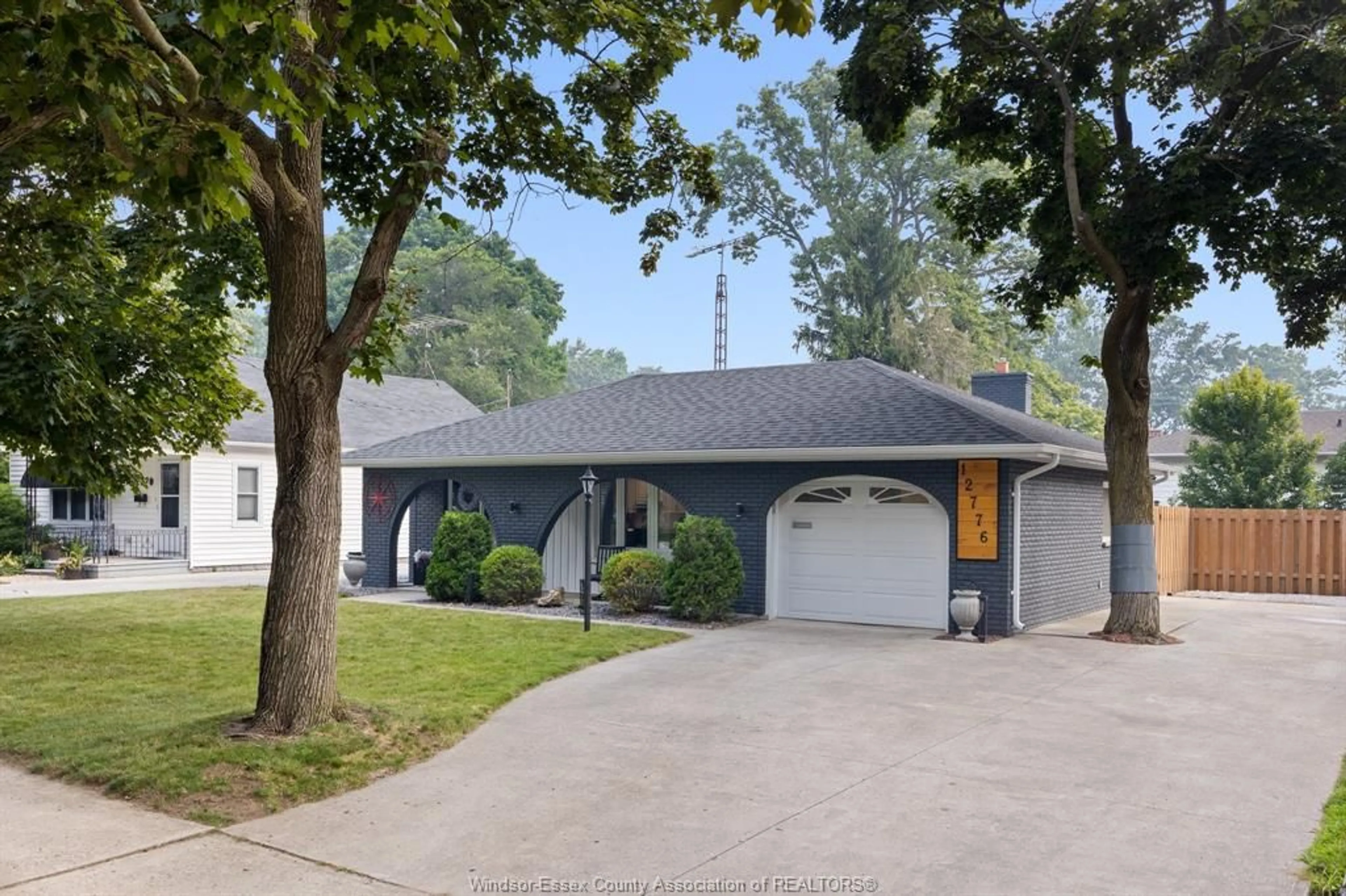 Frontside or backside of a home, cottage for 12776 DILLON Dr, Tecumseh Ontario N8N 1C6