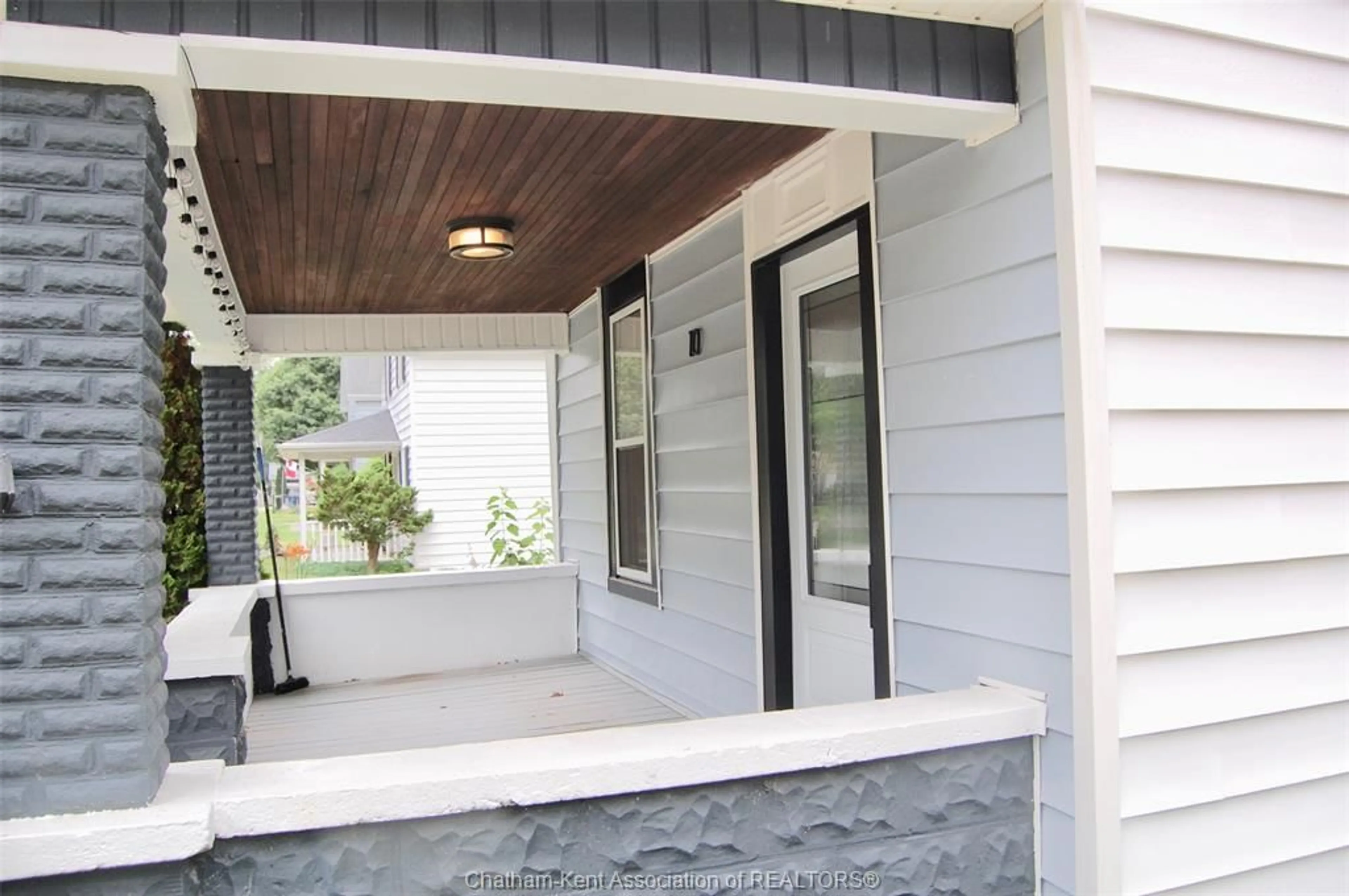 Home with vinyl exterior material for 10 JOHN St, Ridgetown Ontario N0P 2C0