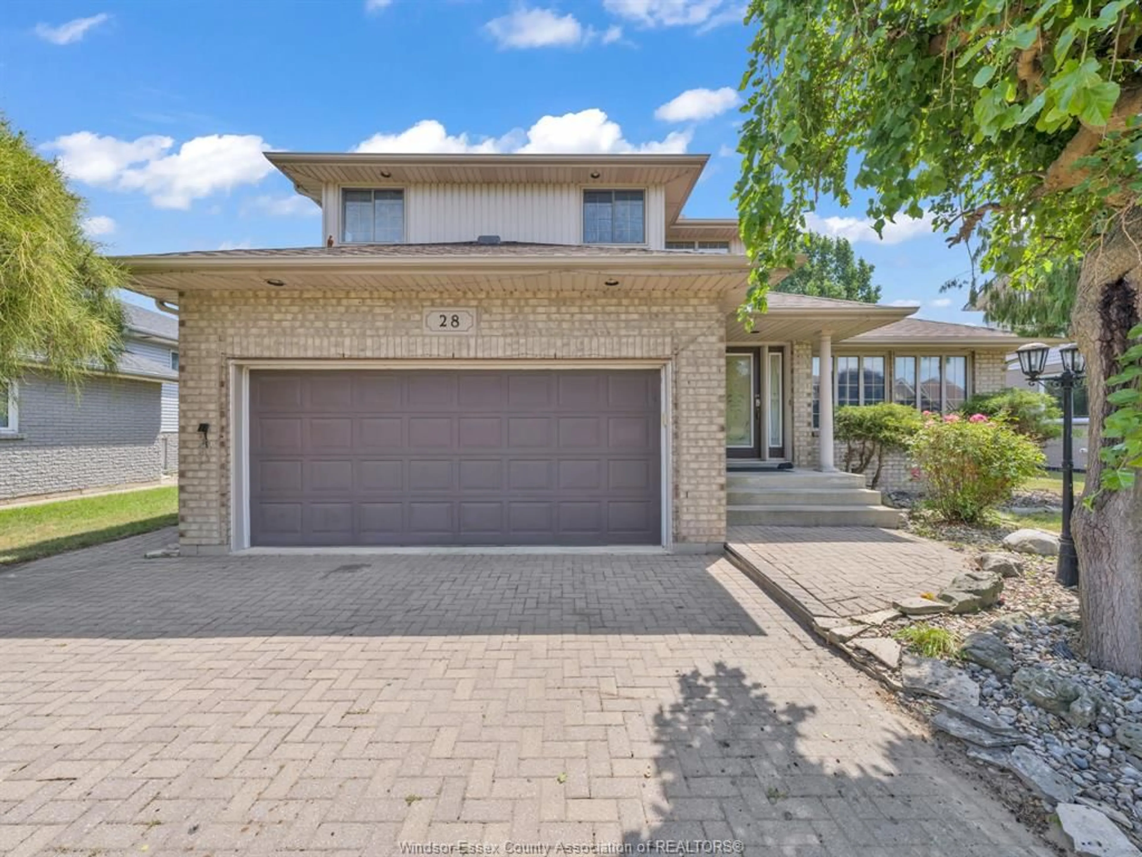 Frontside or backside of a home, the street view for 28 CARTER Ave, Leamington Ontario N8H 5E1