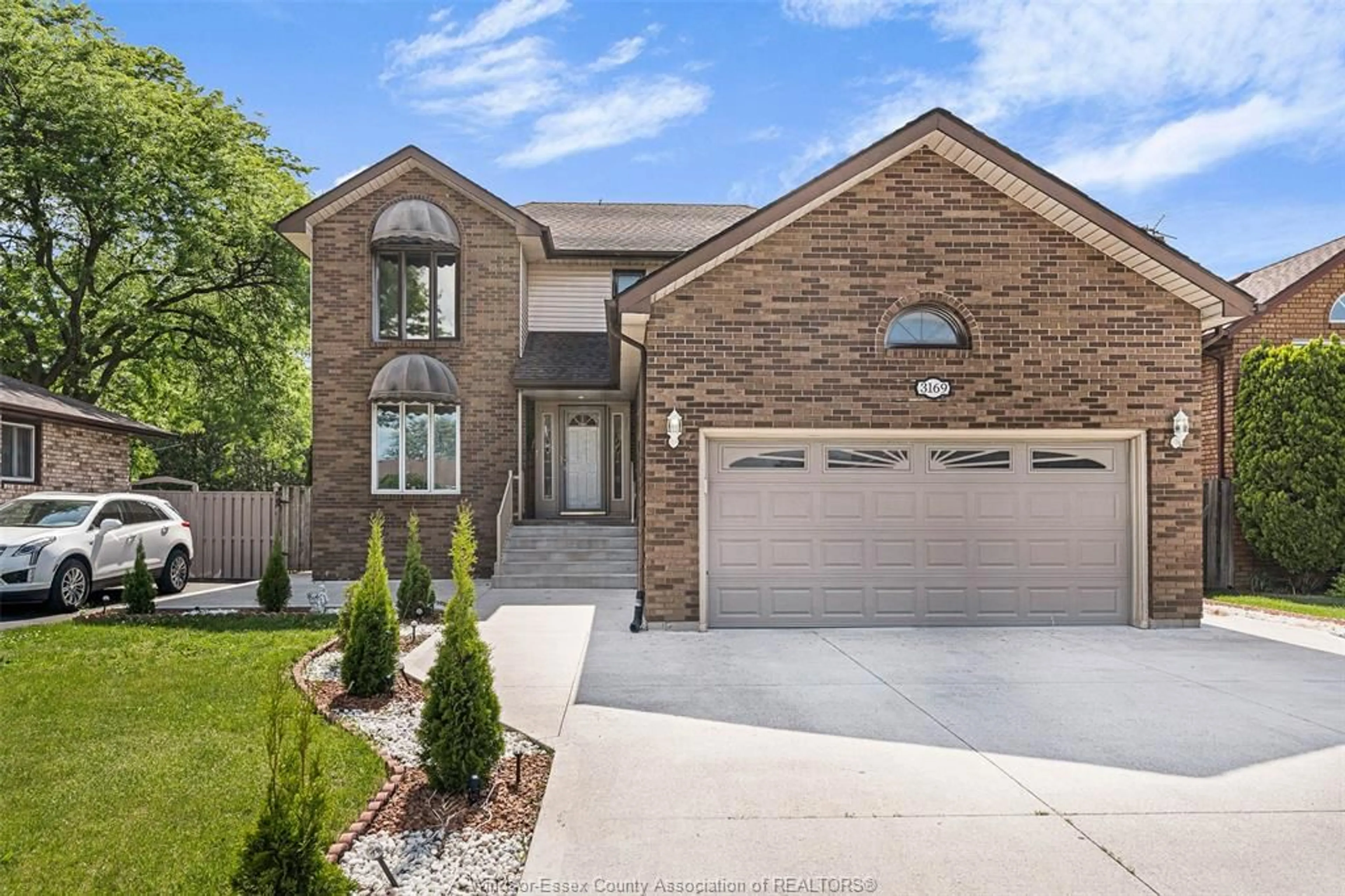 Home with brick exterior material for 3169 CLEMENCEAU Blvd, Windsor Ontario N8T 2R6