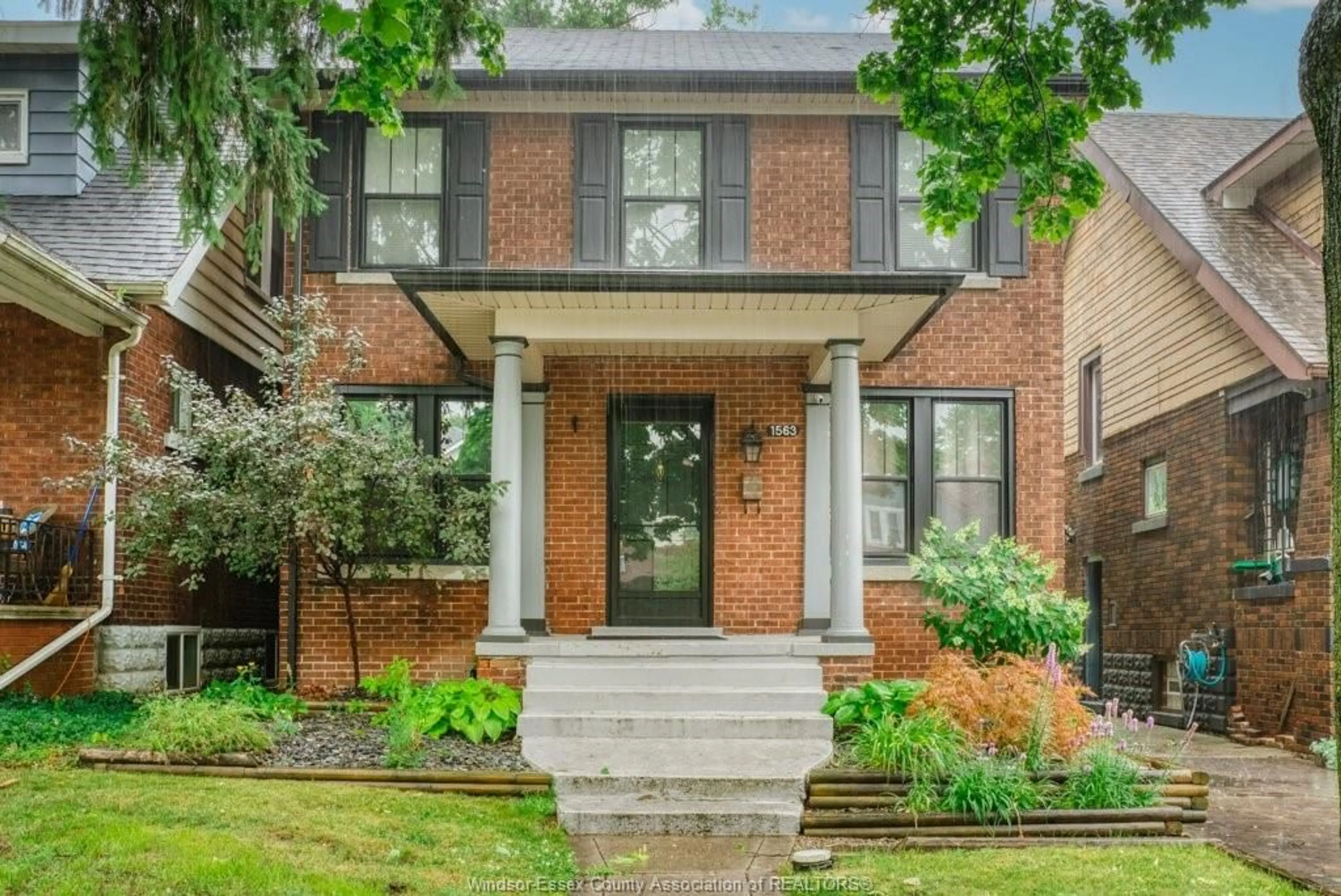 Home with brick exterior material for 1563 Victoria Ave, Windsor Ontario N8X 1P4