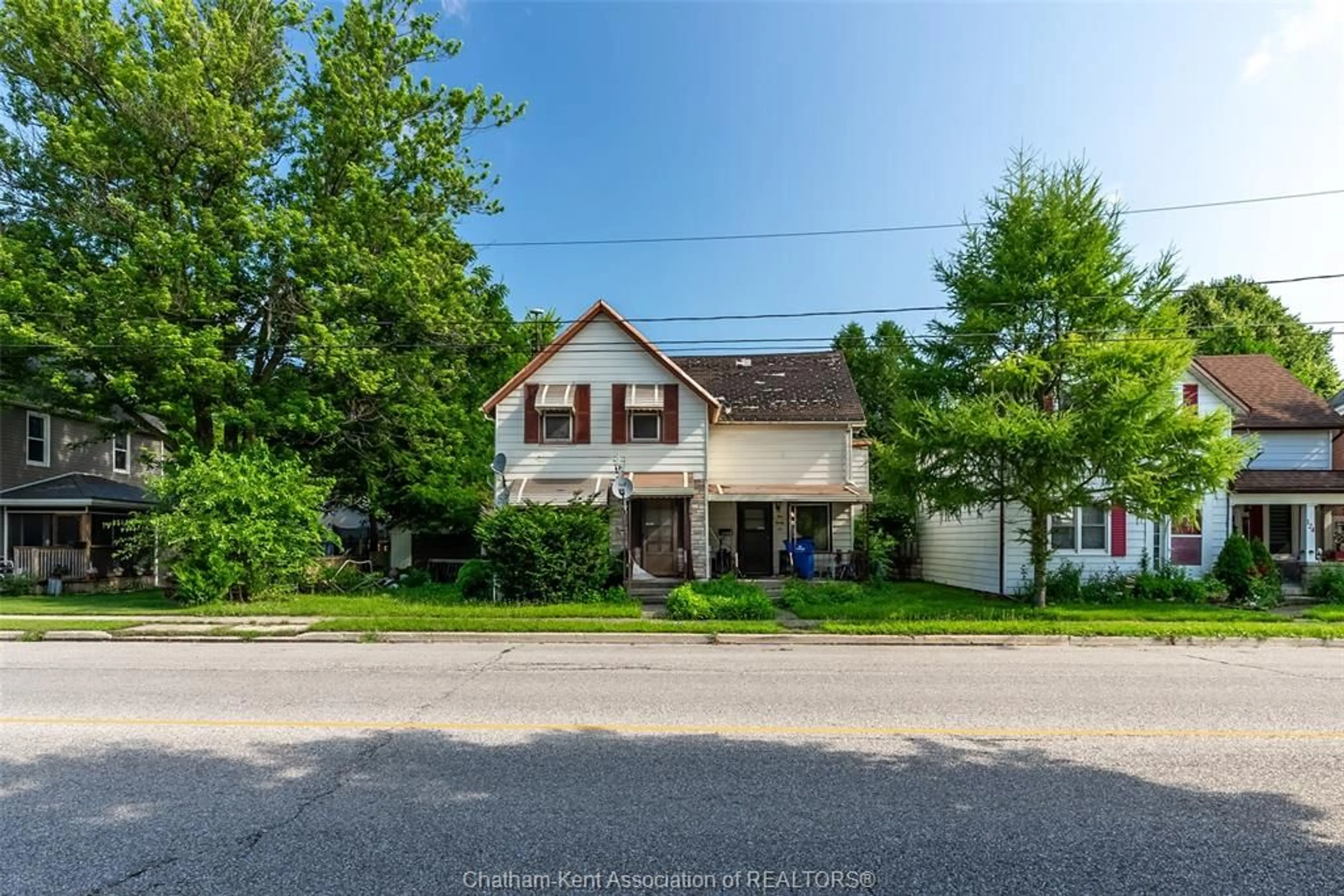 Frontside or backside of a home for 126 London Rd, Thamesville Ontario N7M 1J3