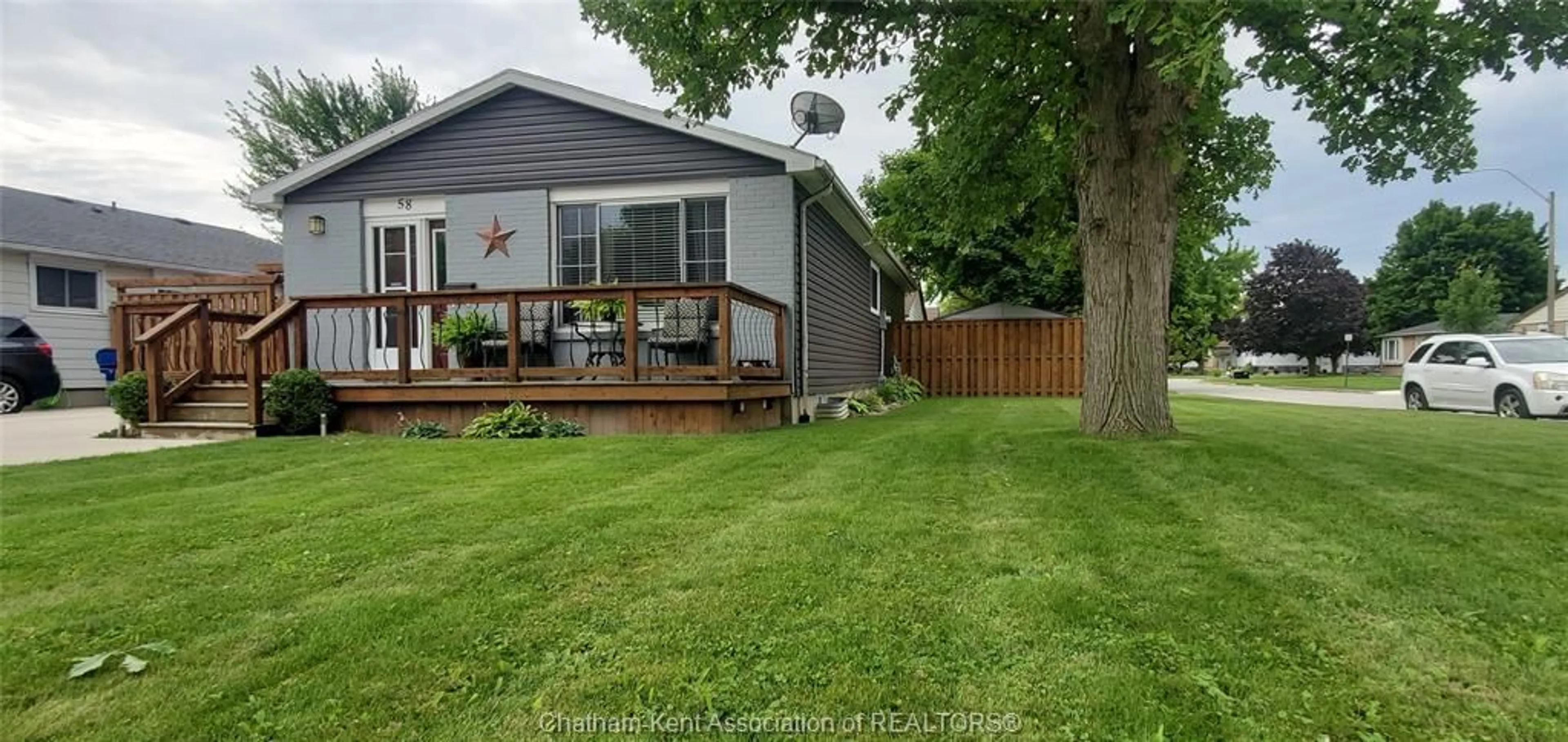 Fenced yard for 58 Greenbriar Trail, Wallaceburg Ontario N8A 4V4