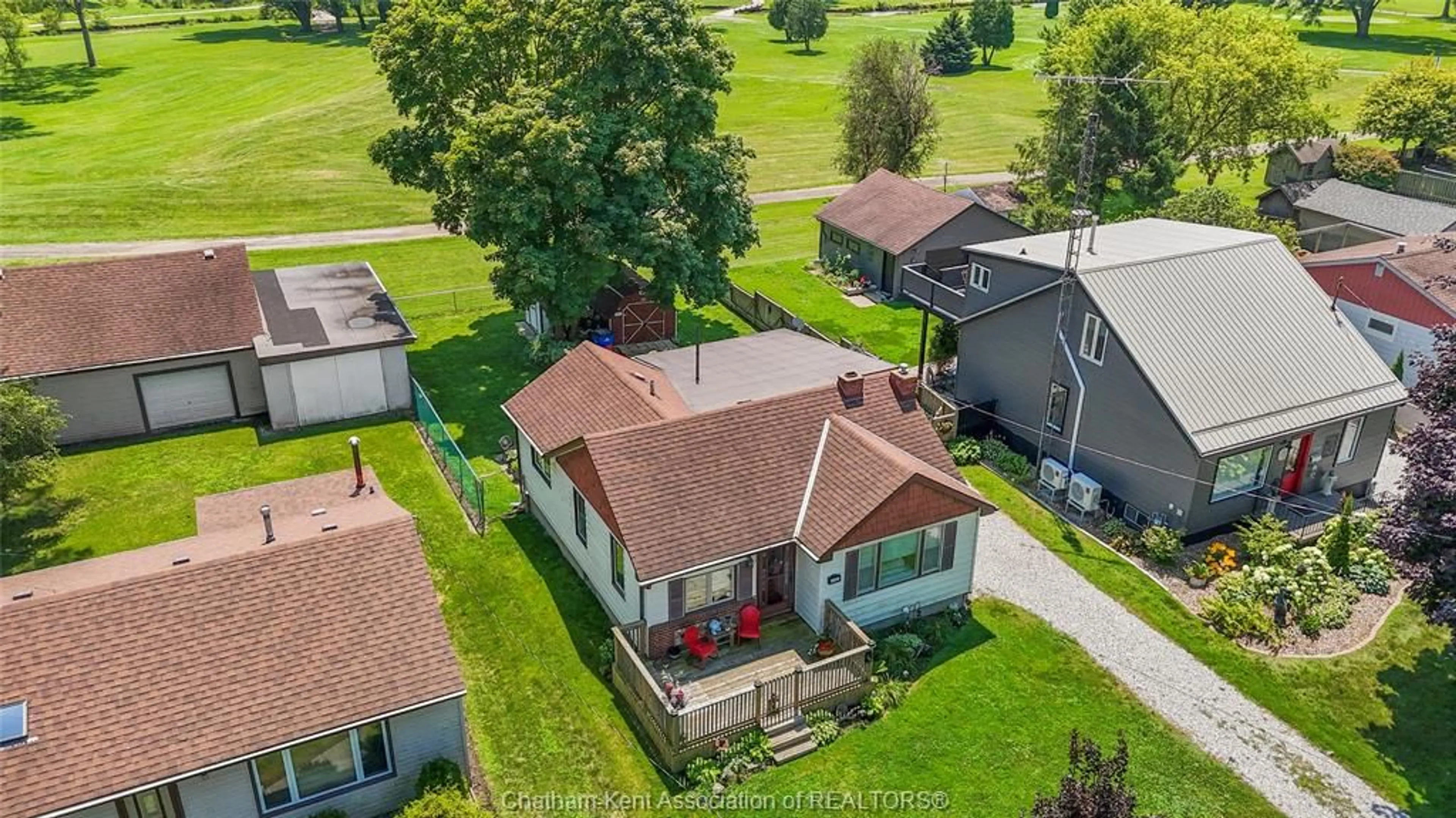 Frontside or backside of a home for 368 Indian Creek Rd, Chatham Ontario N7M 2E2