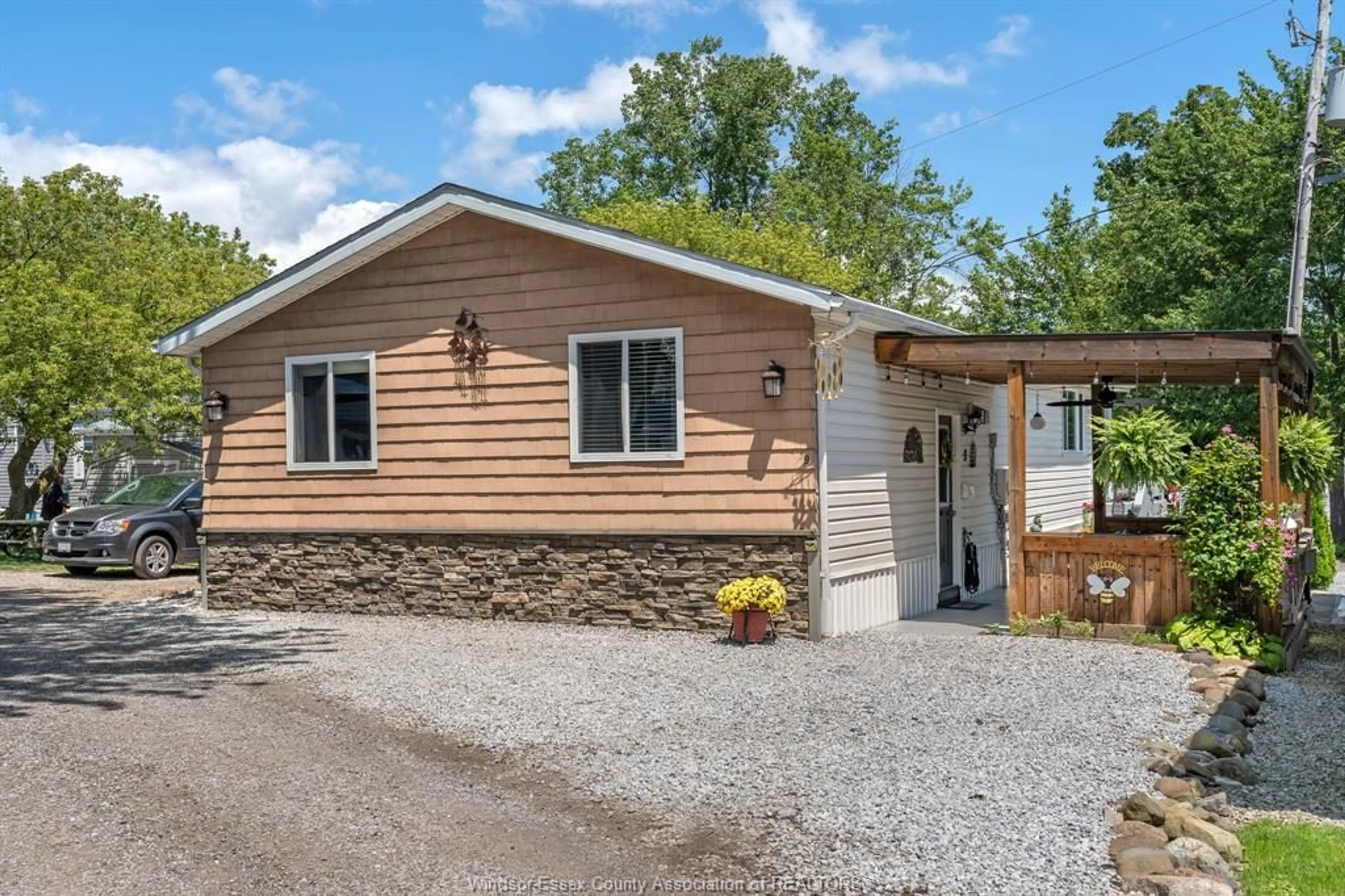 Cottage for 20951 Pier Road 9 Lake Rd, Wheatley Ontario N0P 2P0