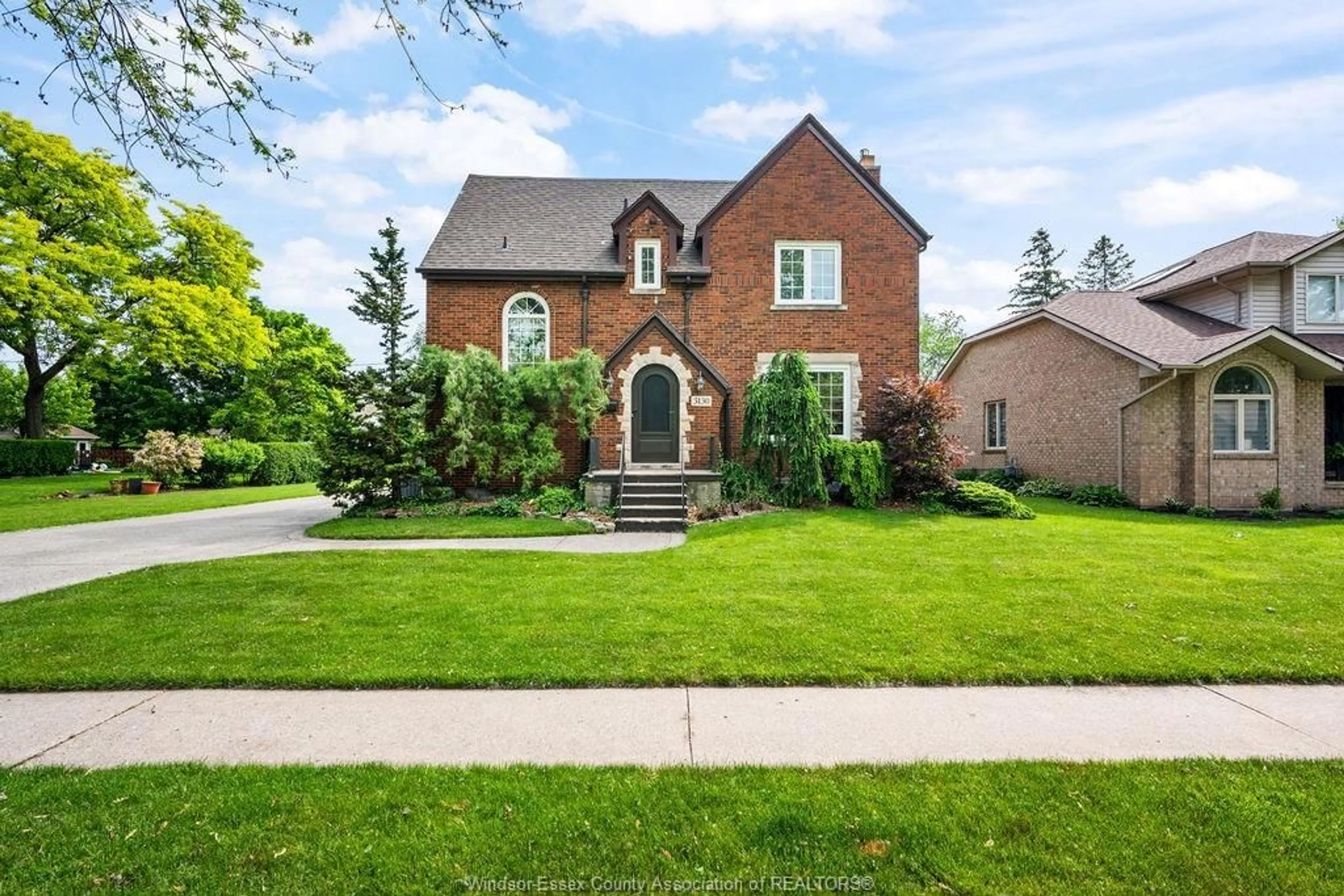 Home with brick exterior material for 3130 CALIFORNIA Ave, Windsor Ontario N9E 3K6