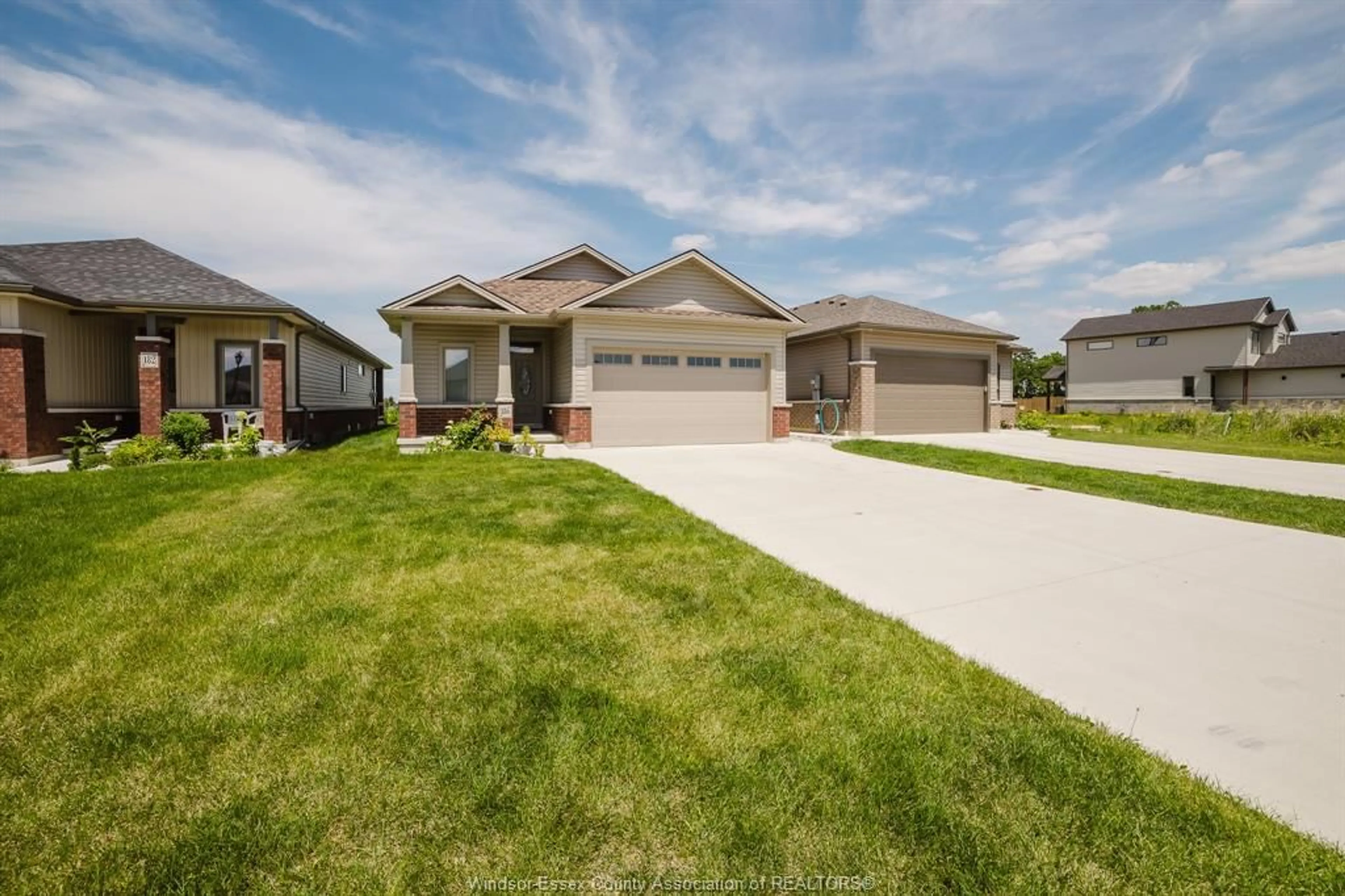 Frontside or backside of a home for 186 CABOT TRAIL, Chatham Ontario N7L 0G5