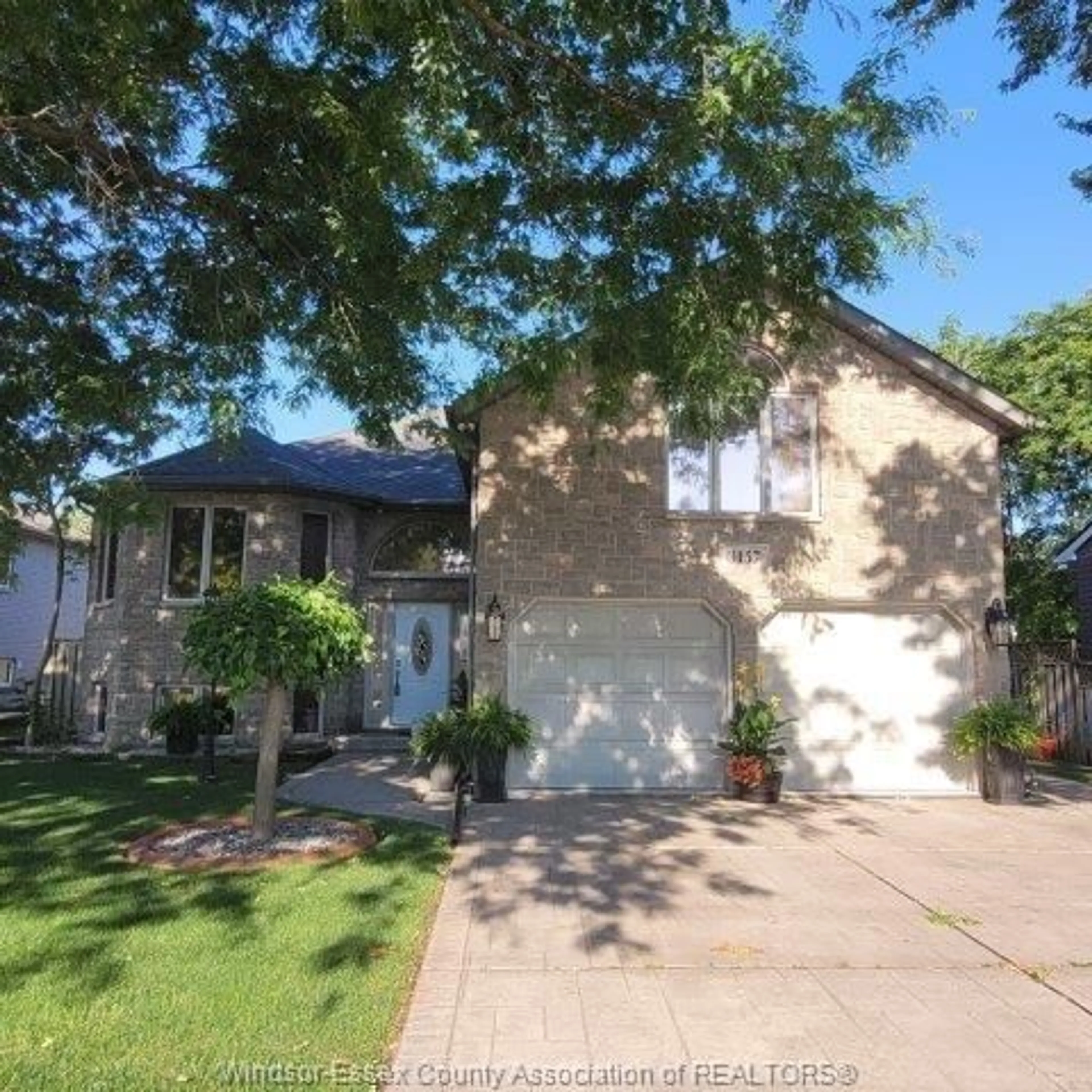 Frontside or backside of a home for 3157 ROBINET Lane, Windsor Ontario N8R 1P7