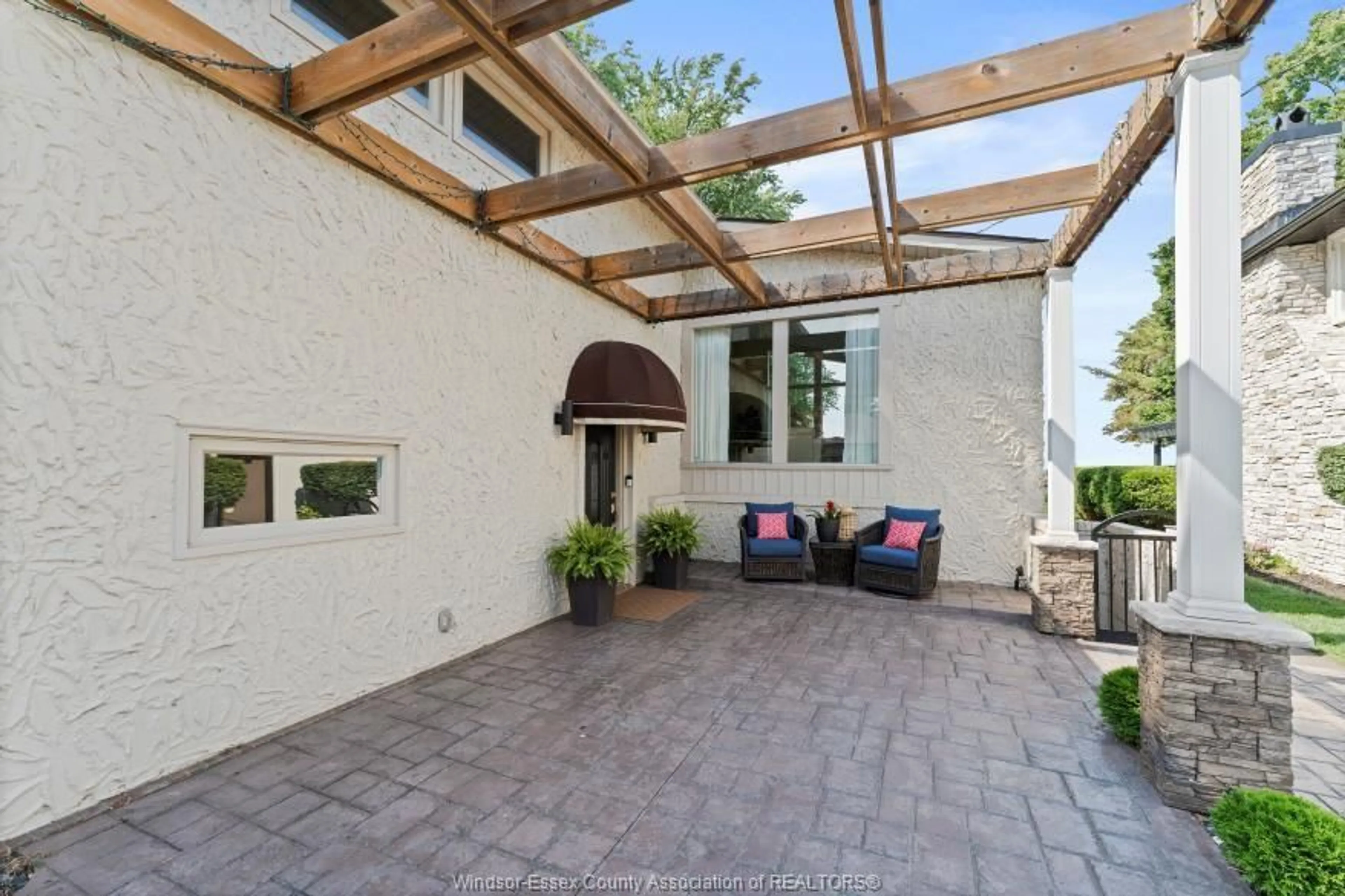 Patio for 622 OLD TECUMSEH Rd, Lakeshore Ontario N0R 1A0