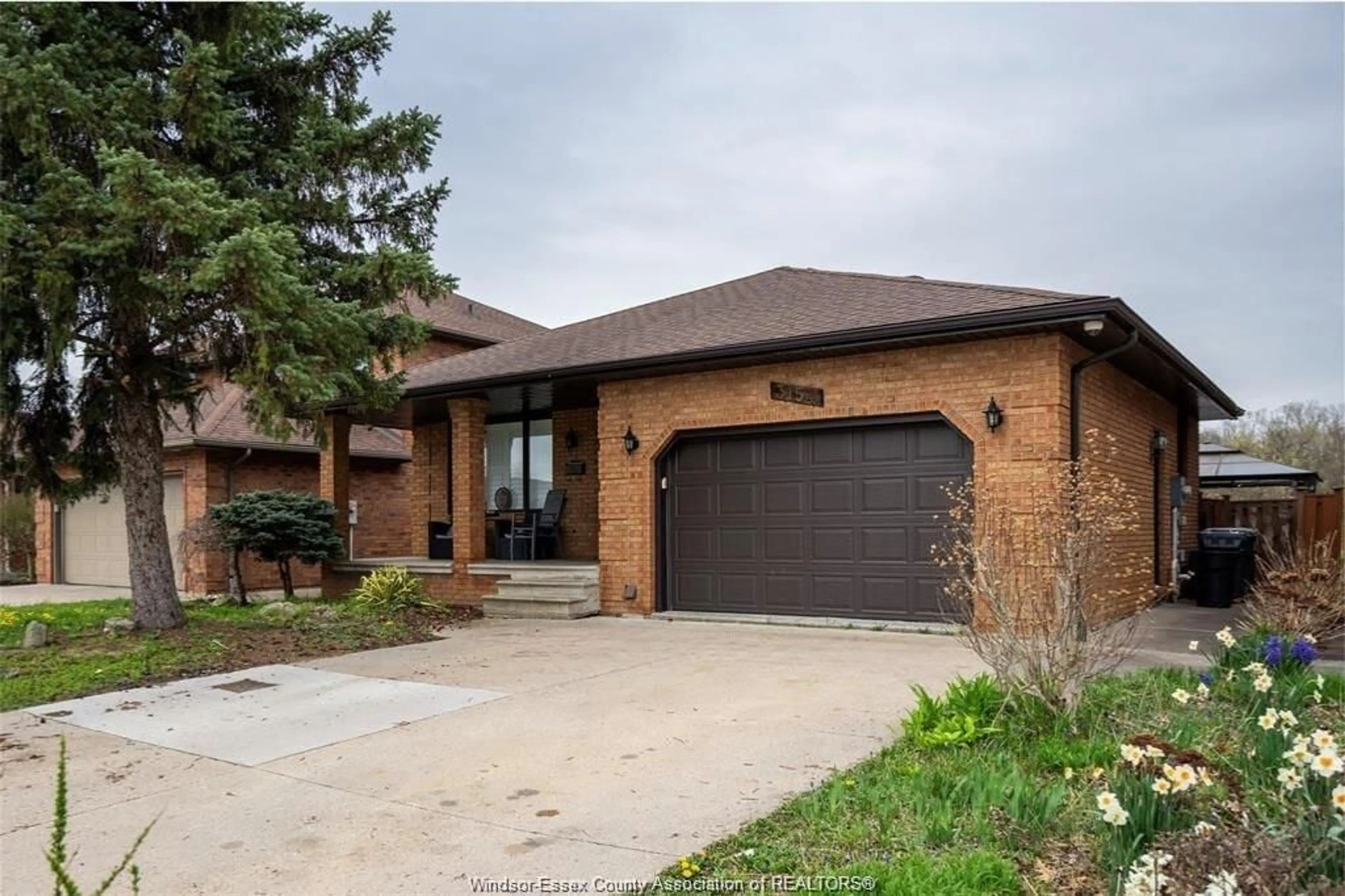 Home with brick exterior material for 3154 FAZIO Dr, Windsor Ontario N9E 4G6