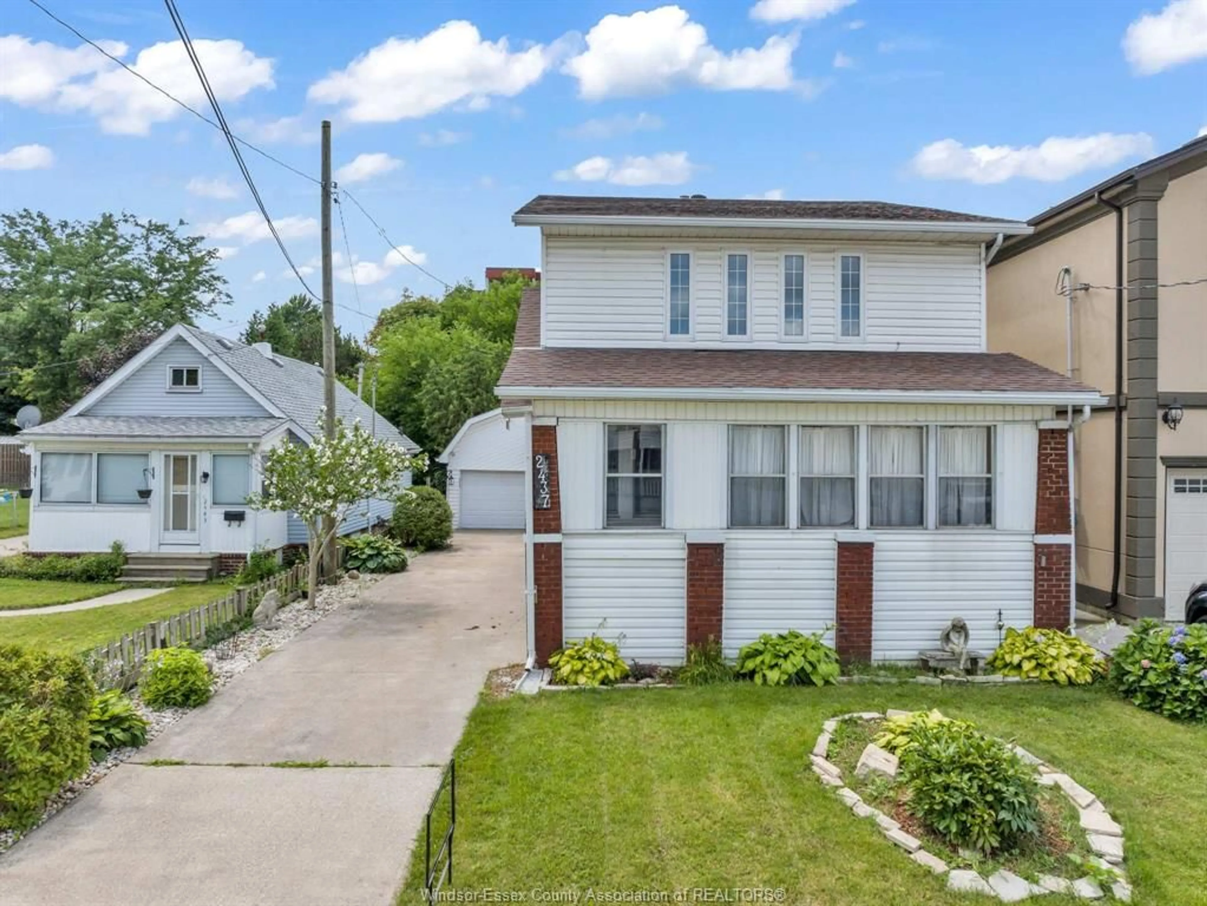 Frontside or backside of a home for 2437 Clemenceau, Windsor Ontario N8T 2P4